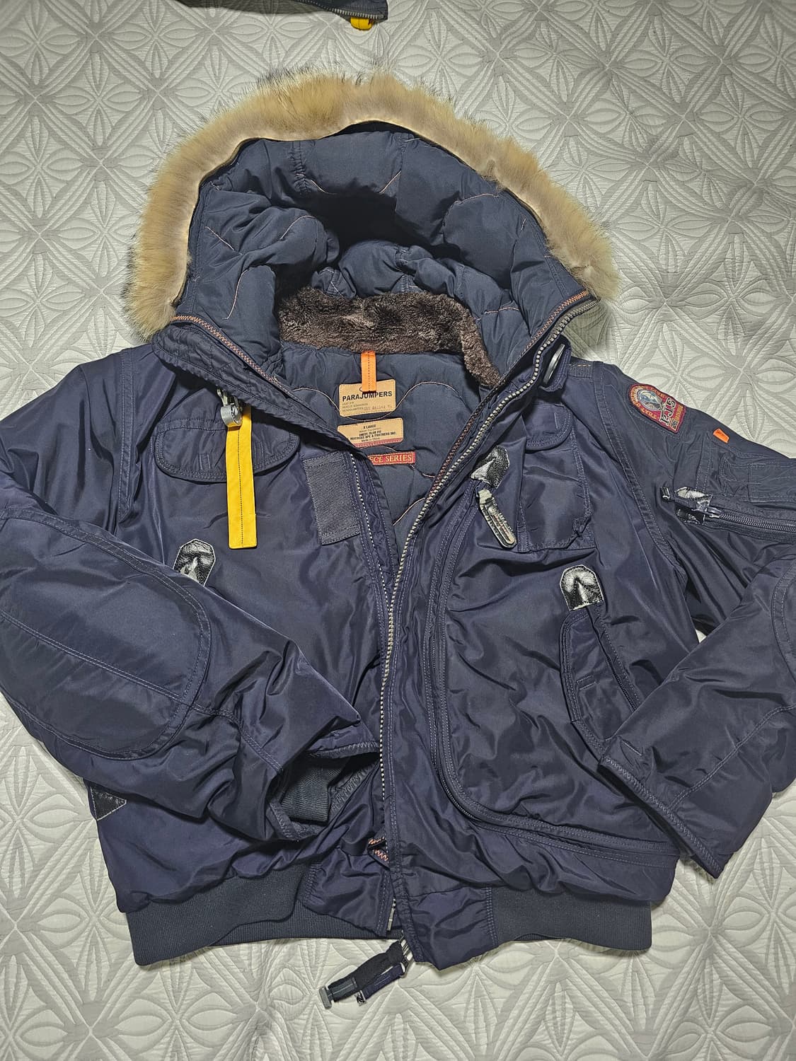 [교환] 파라점퍼스 고비 XL네이비➡️XL블랙 교환 구해요 상품이미지1