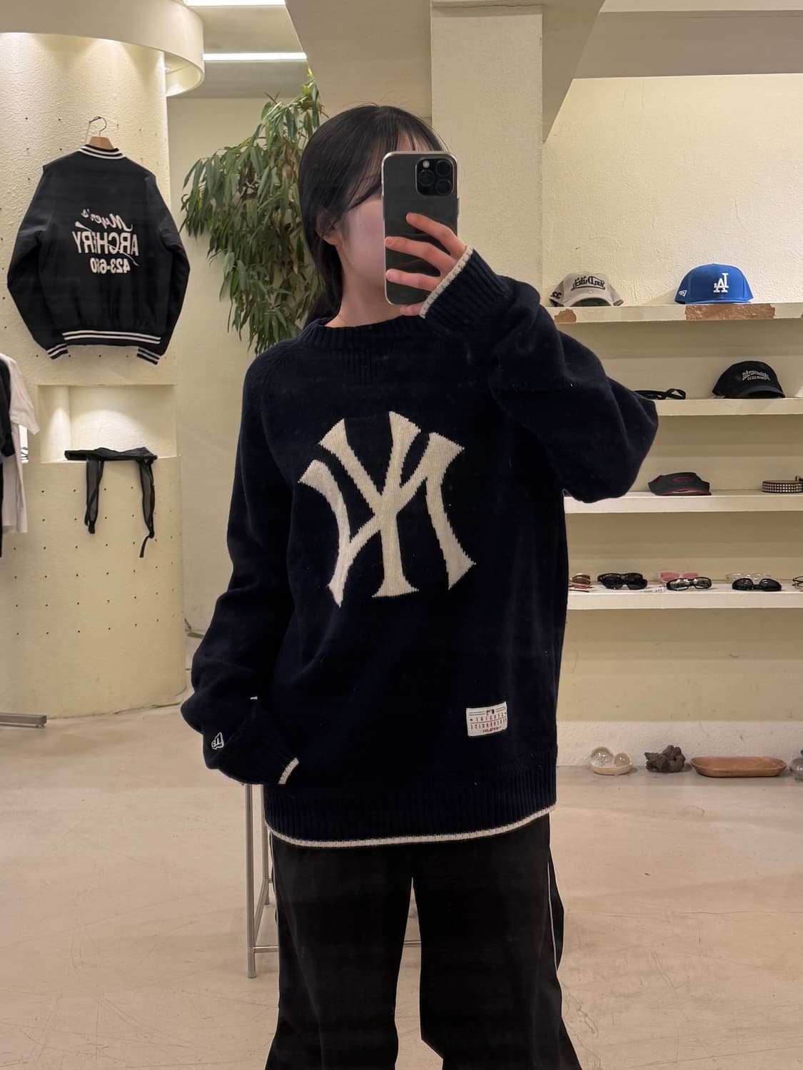 뉴에라 뉴욕 양키스 빅로고 니트 스웨터 네이비 U396 상품이미지1