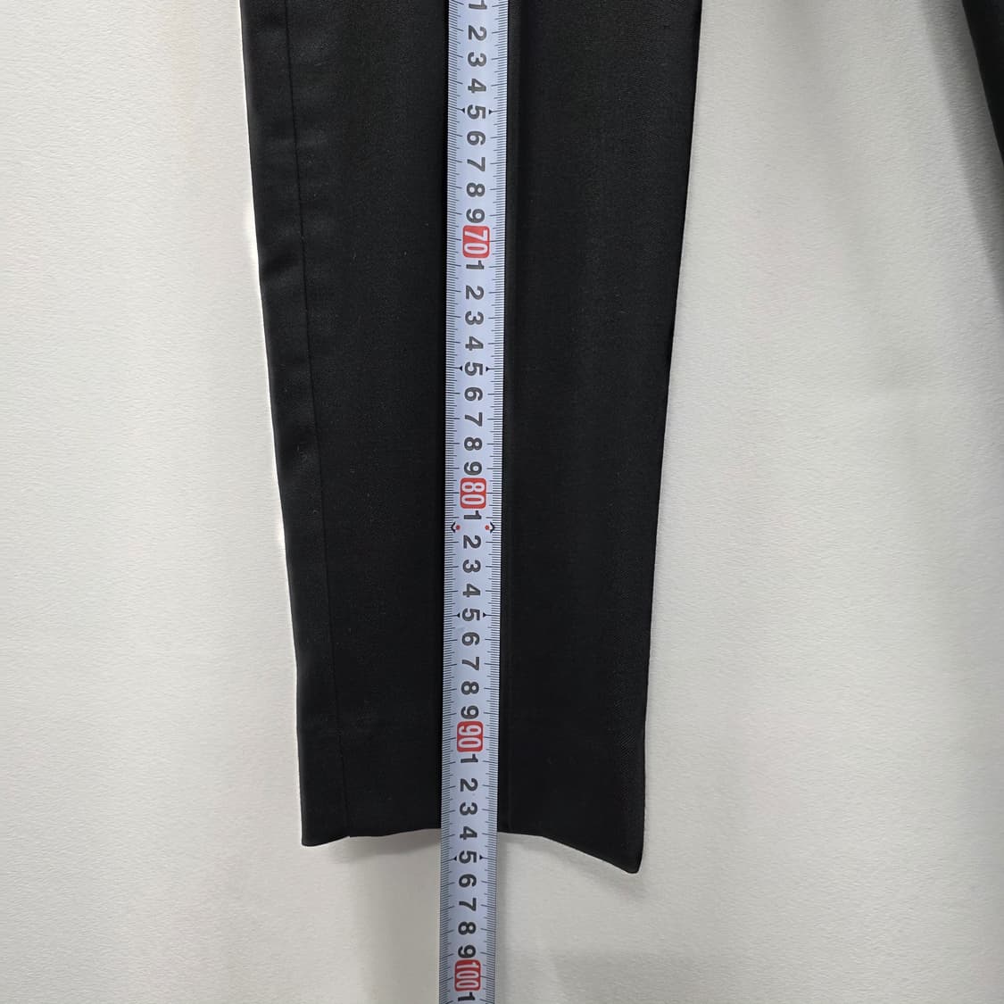 1184 시스템 옴므 SYSTEM 테이퍼드핏 슬랙스 비조 팬츠 블랙 82 상품이미지7