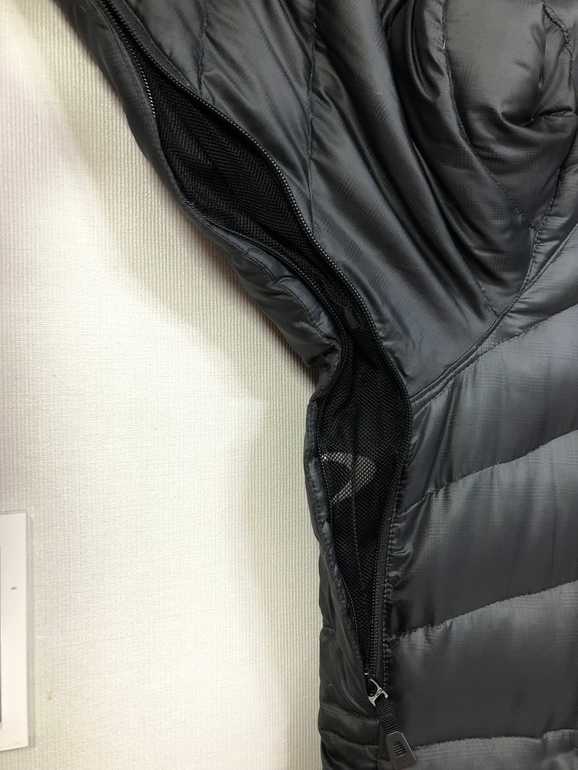 OAKLEY 오클리 투웨이 지퍼 구스다운 하프패딩 _ 블랙 상품이미지4