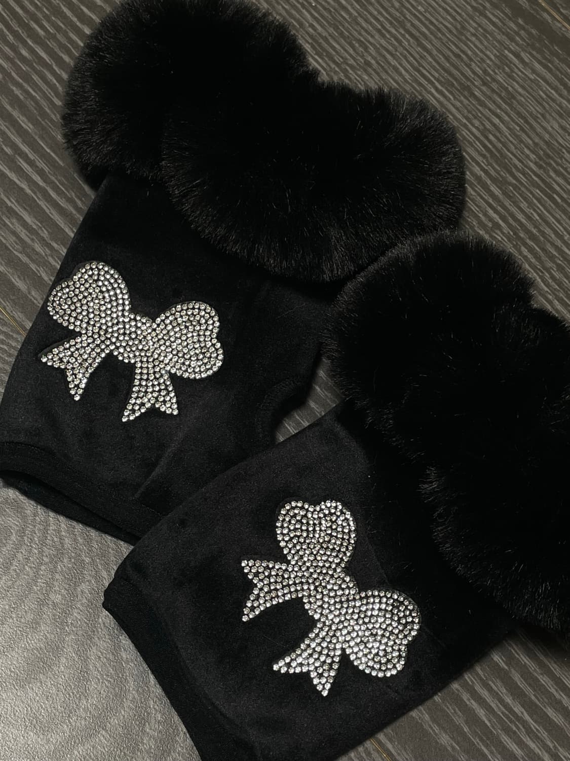 갸루 리본 큐빅 블랙 퍼 핸드워머 장갑 상품이미지1