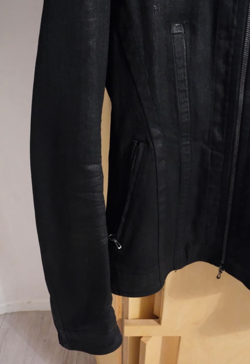 JULIUS Seamed Coated Jacket 상품이미지5