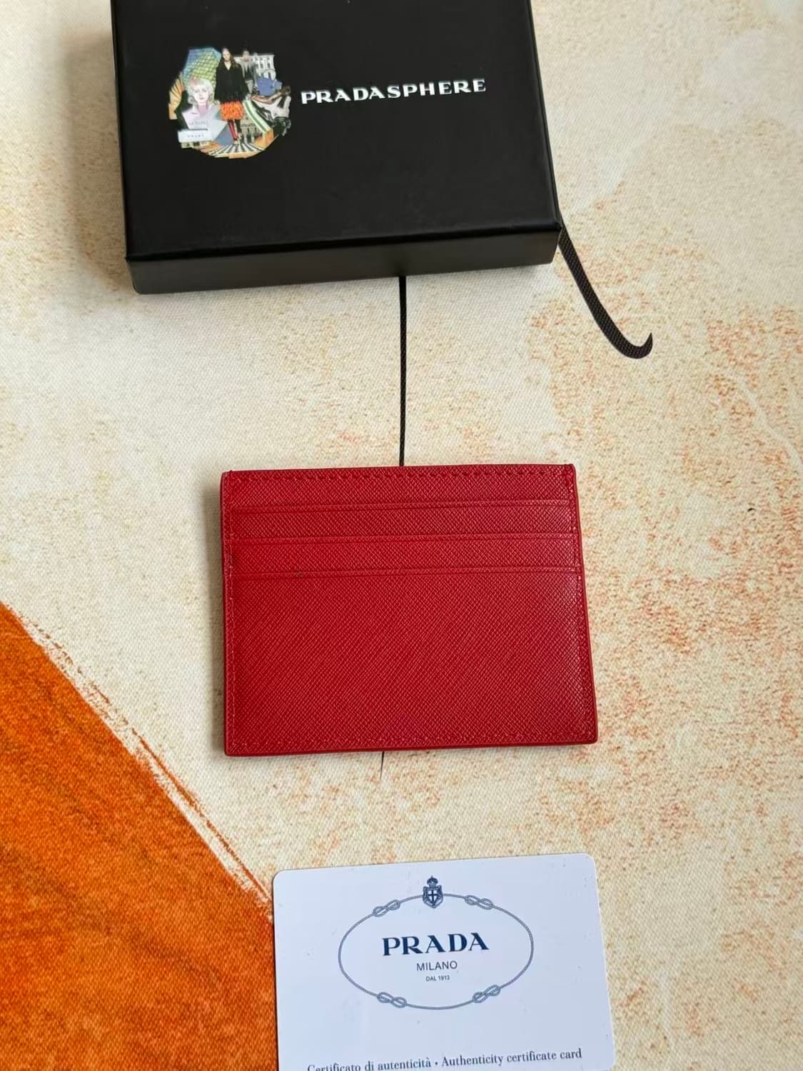 프라다 사피아노 레더 트라이앵글 로고 카드 지갑
 상품이미지2