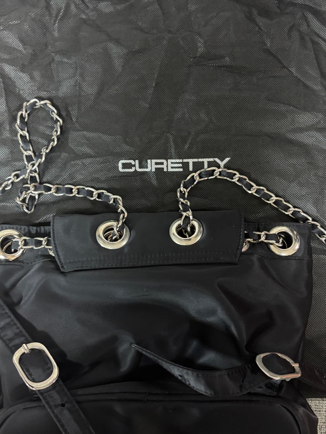 큐리티 C METAL LOGO NYLON MINI BACKPACK_BLA 상품이미지4