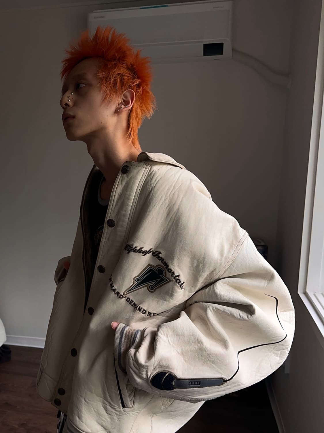 UB Tuff "Mic drop" 콜로서스 오버 레더 자켓 상품이미지1