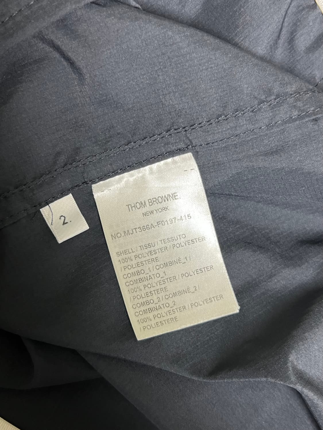 [정품] 2 톰브라운 립스탑 사선 바람막이 네이비 상품이미지8