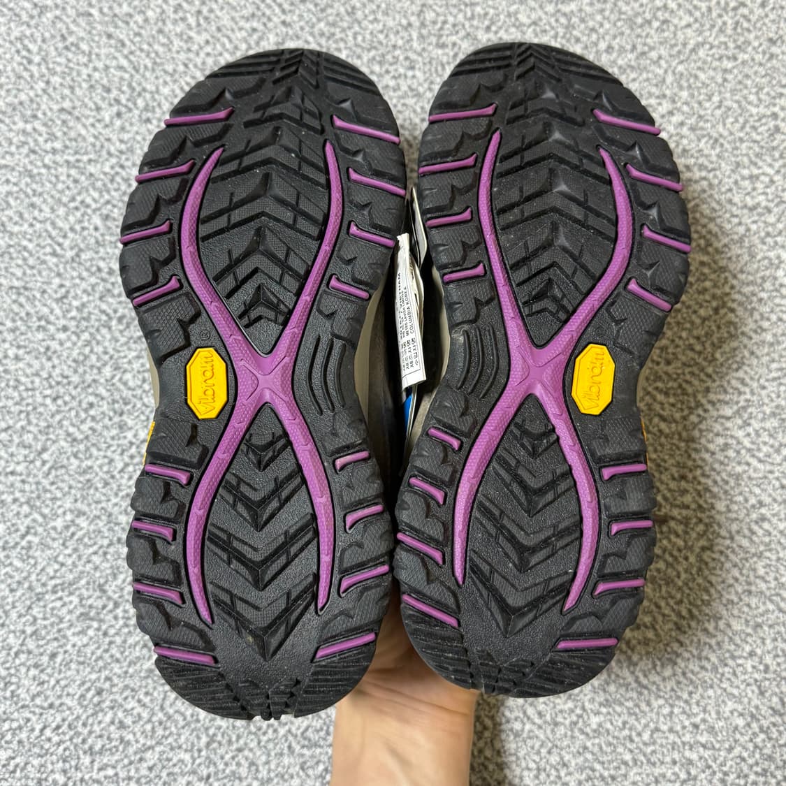 [정가 21만원 새상품] 컬럼비아 등산화 230 상품이미지5