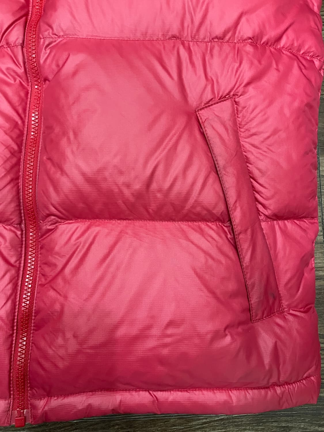 노스페이스 눕시 700 구스다운 푸퍼 베스트 패딩조끼 레드 상품이미지4