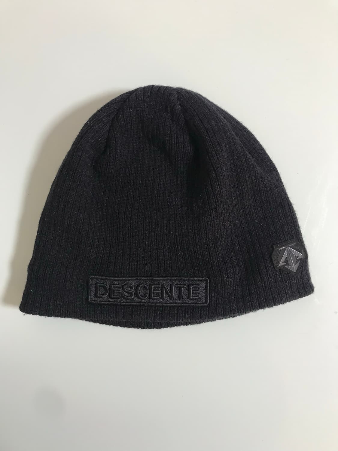 데상트 방한 숏비니 상품이미지1