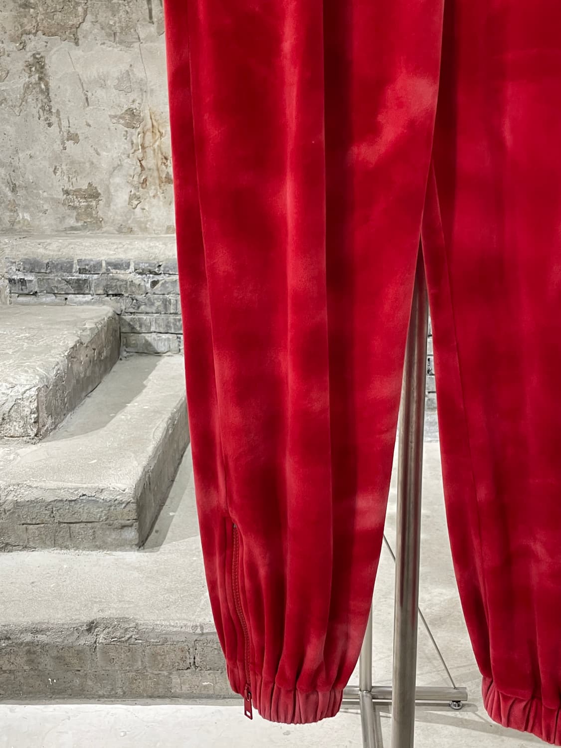 msgm 레드 스몰 로고 벨루어 조거 팬츠 상품이미지4