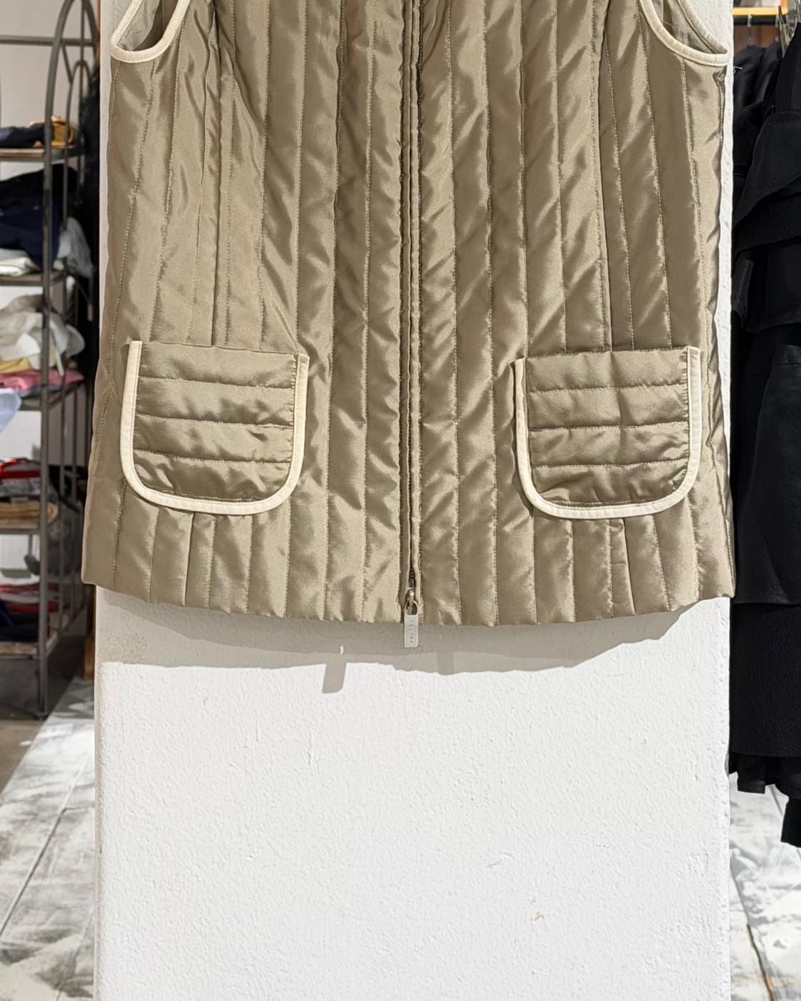 셀린느 카키 퀼팅 립니트 하이넥 베스트 자켓 상품이미지5