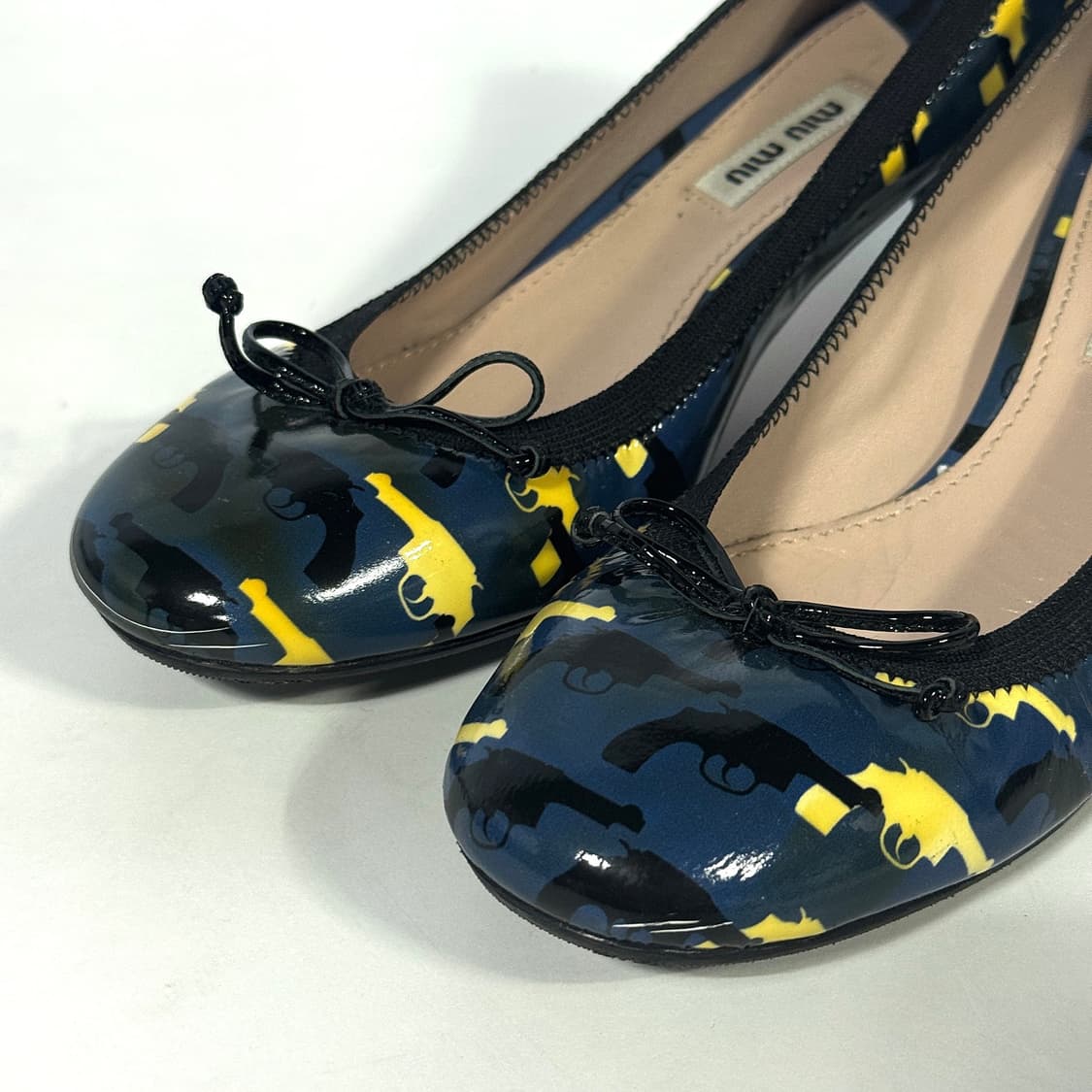 미우미우 프린팅 페이턴트 슈즈 상품이미지2