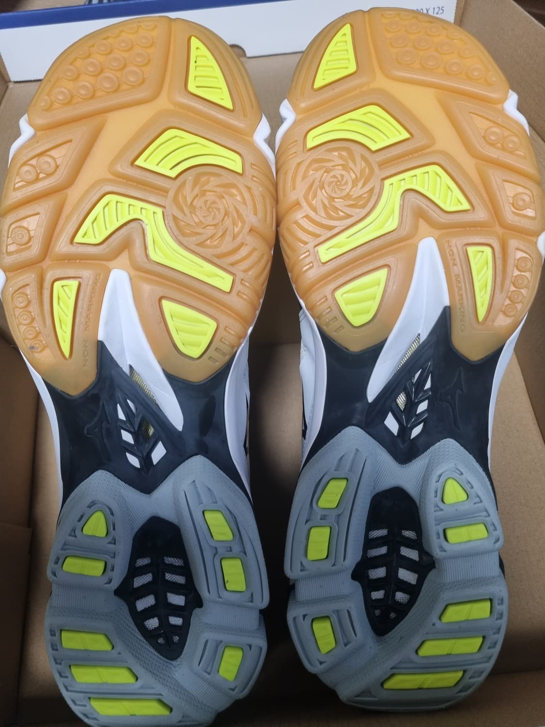 미즈노 웨이브 라이트닝 z3 285 상품이미지2