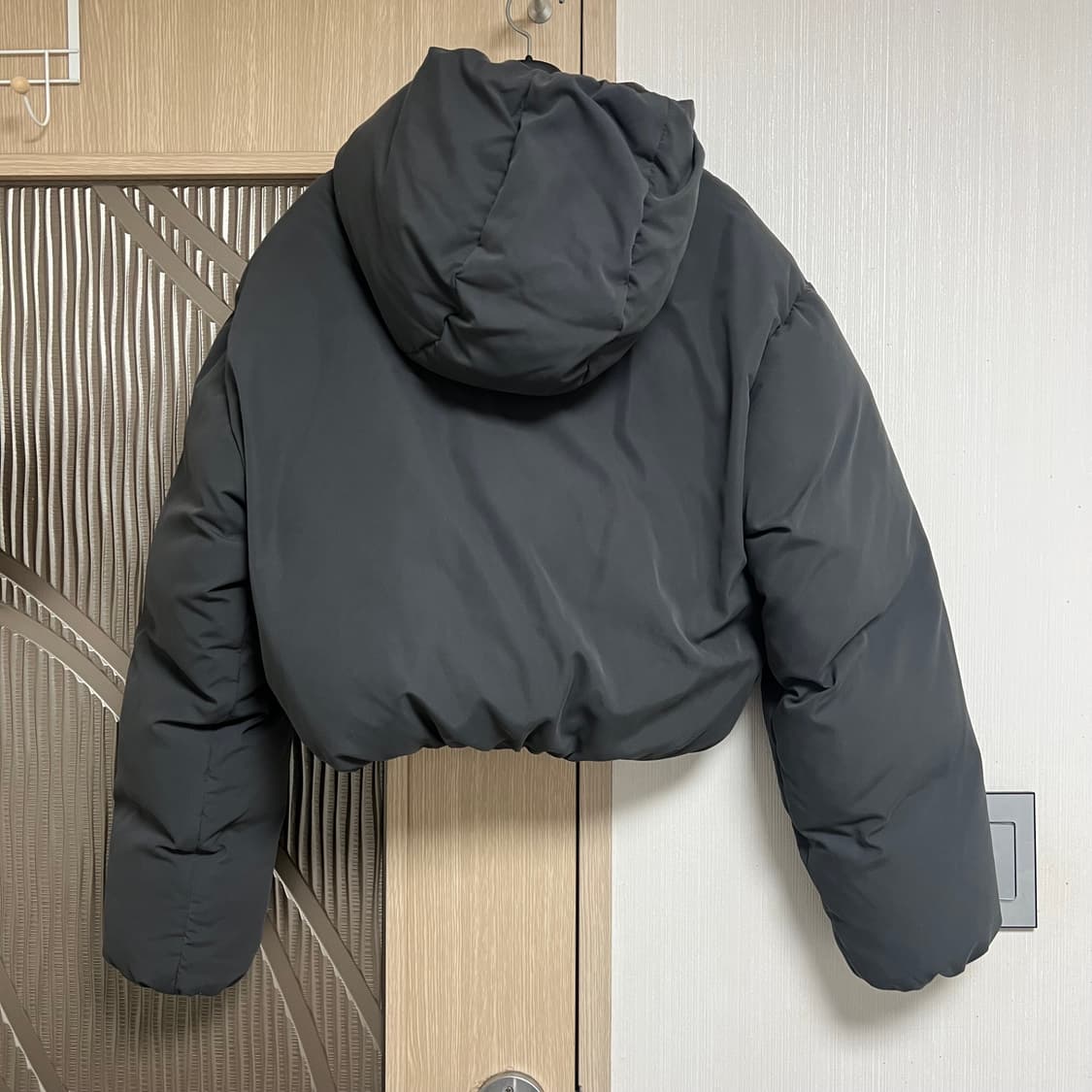 글로니 바운더리스 다운 푸퍼 자켓 차콜 패딩 숏패딩 상품이미지3