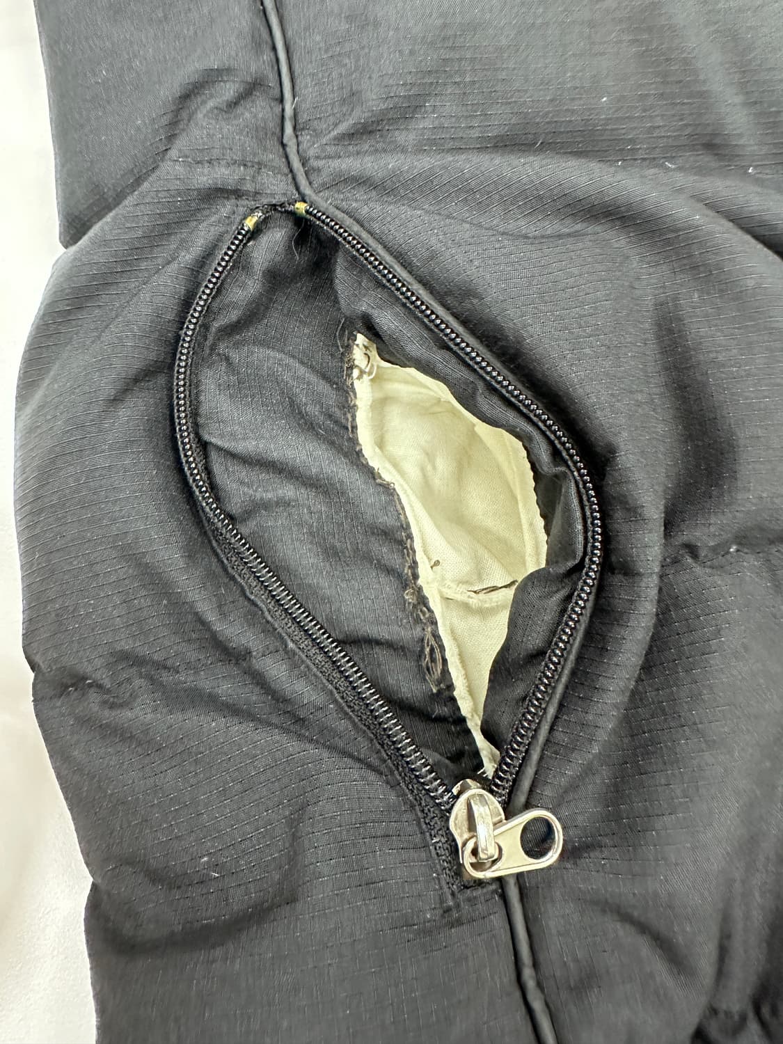 NIKE ACG 나이키 덕다운 푸퍼 패딩 조끼 블랙 95(M) 상품이미지9