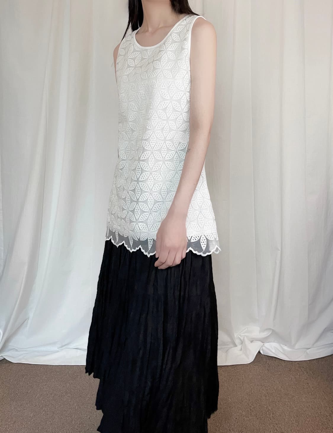 Mesh Flower Sleeveless – White 상품이미지1