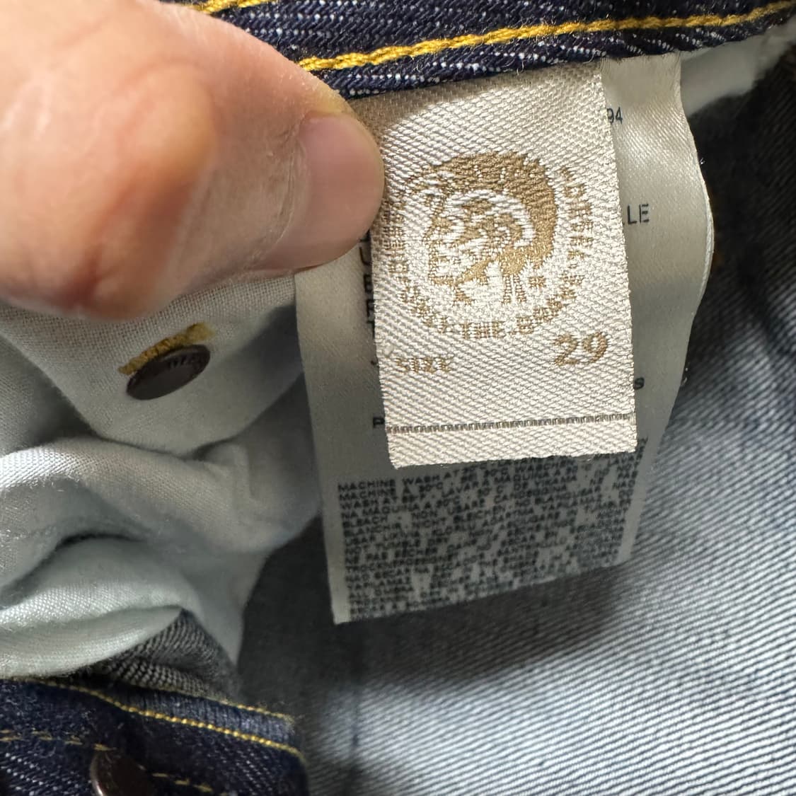 디젤 자티니 레귤러 부츠컷 데님팬츠 상품이미지8