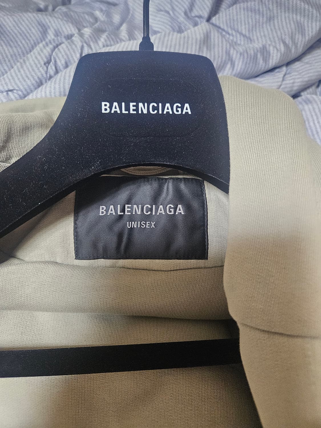 발렌시아가 파리 올인 봄버 베이지 팝니다 상품이미지6