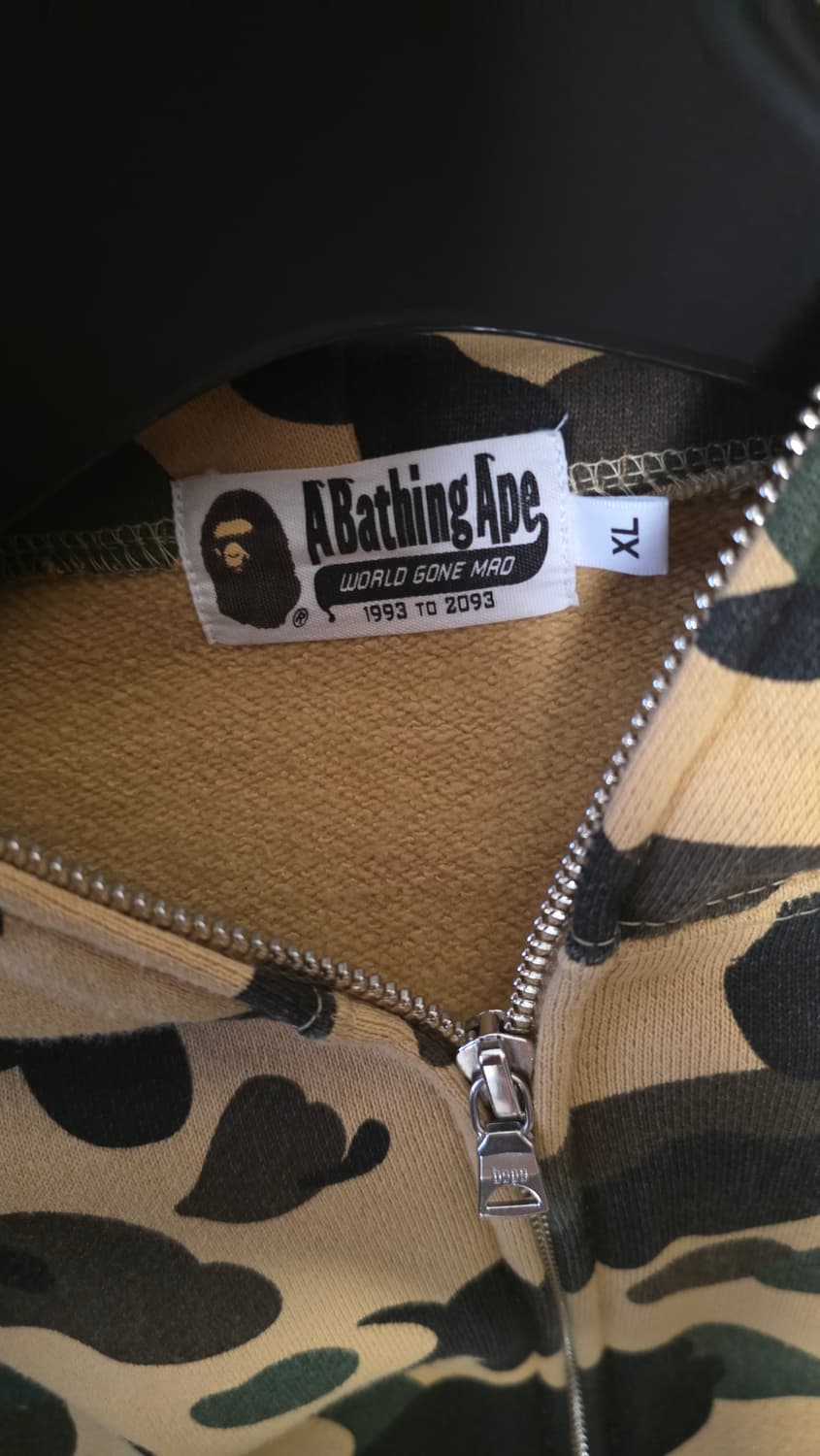 [XL] 베이프 베어브릭 1st 카모 황계 샤크후드집업 상품이미지3