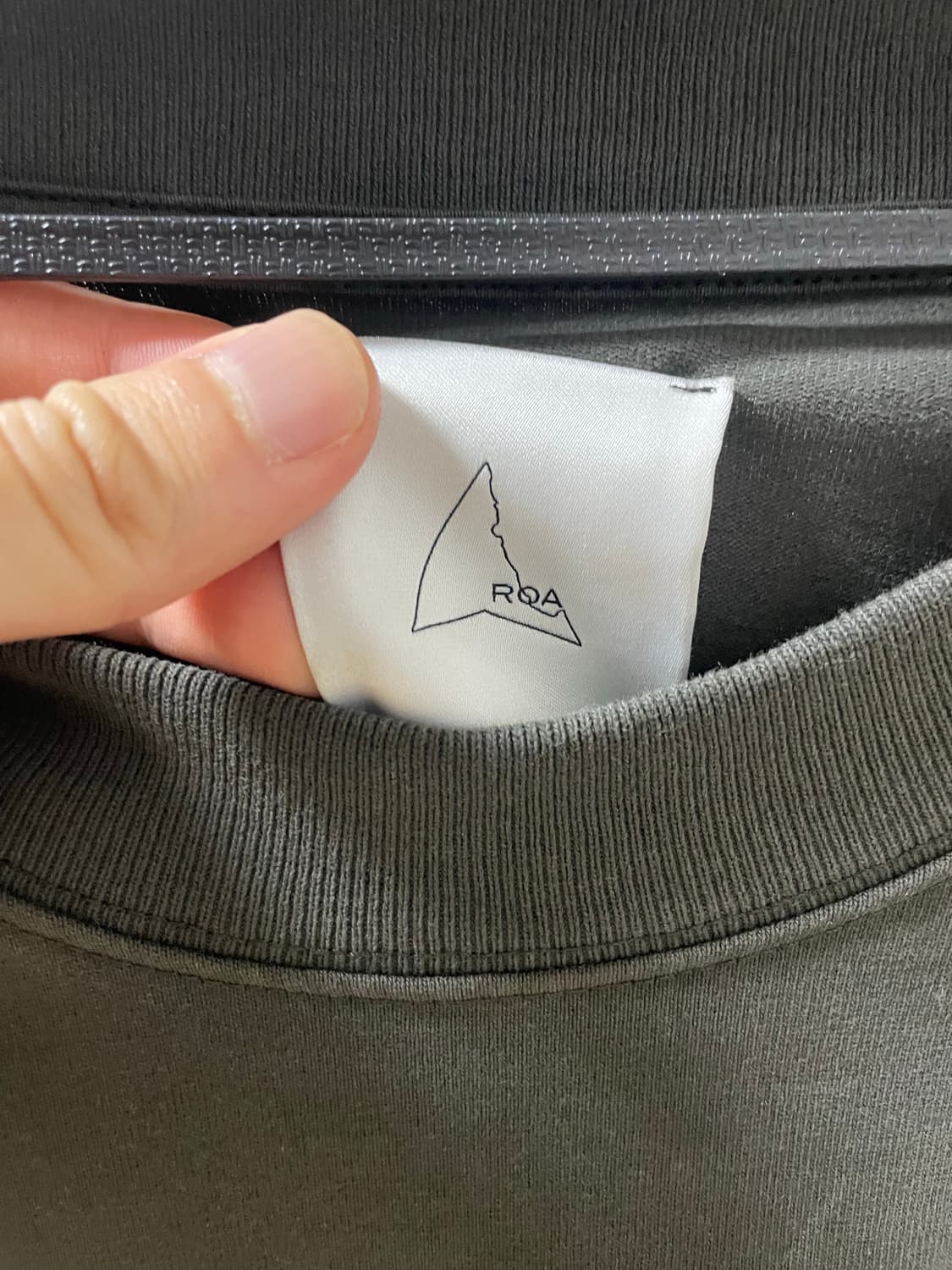 로아 롱슬리브 상품이미지3