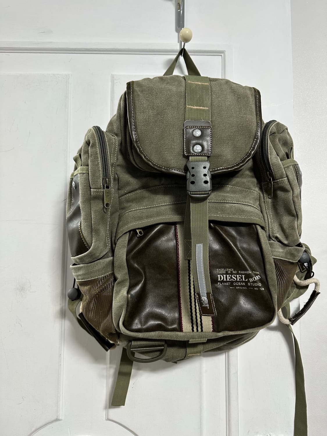 디젤 캔버스 밀리터리 백팩 상품이미지1