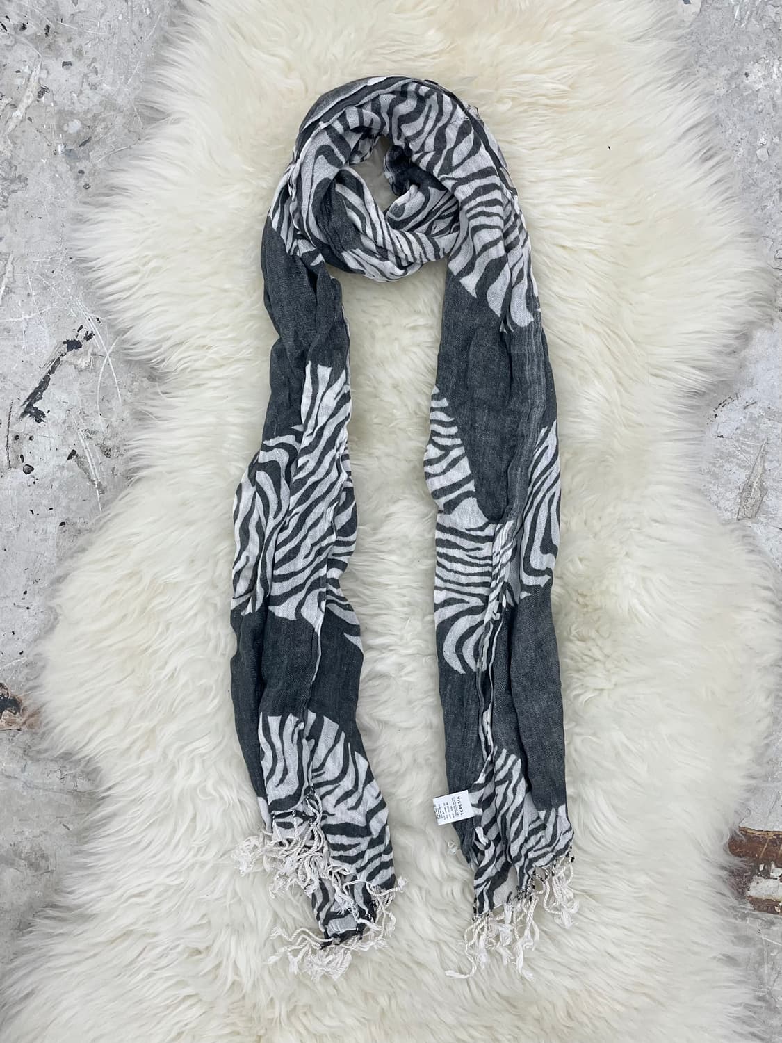 펑크 지브라 배색 머플러  상품이미지3