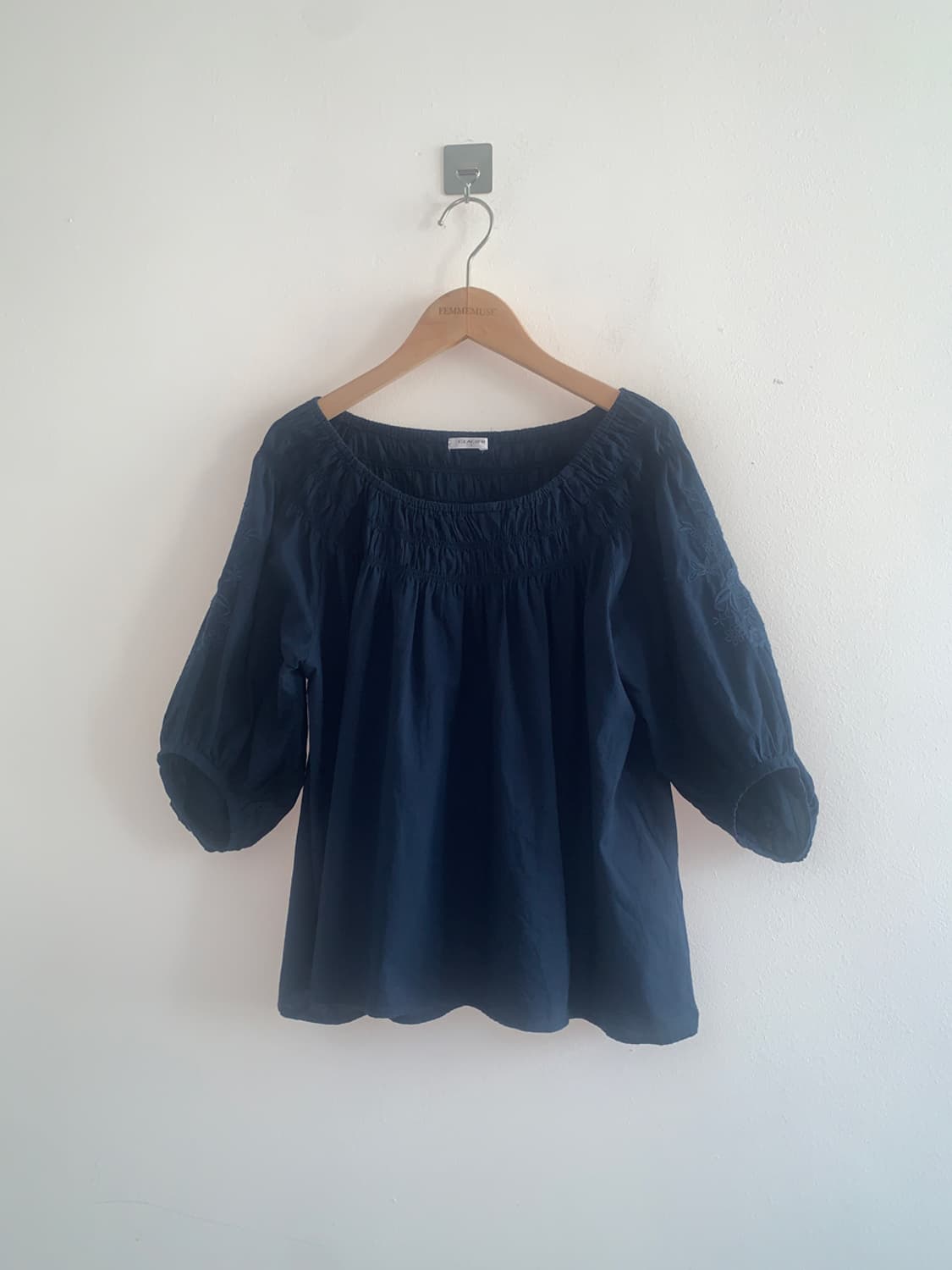 Embroidery shoulder blouse 상품이미지1