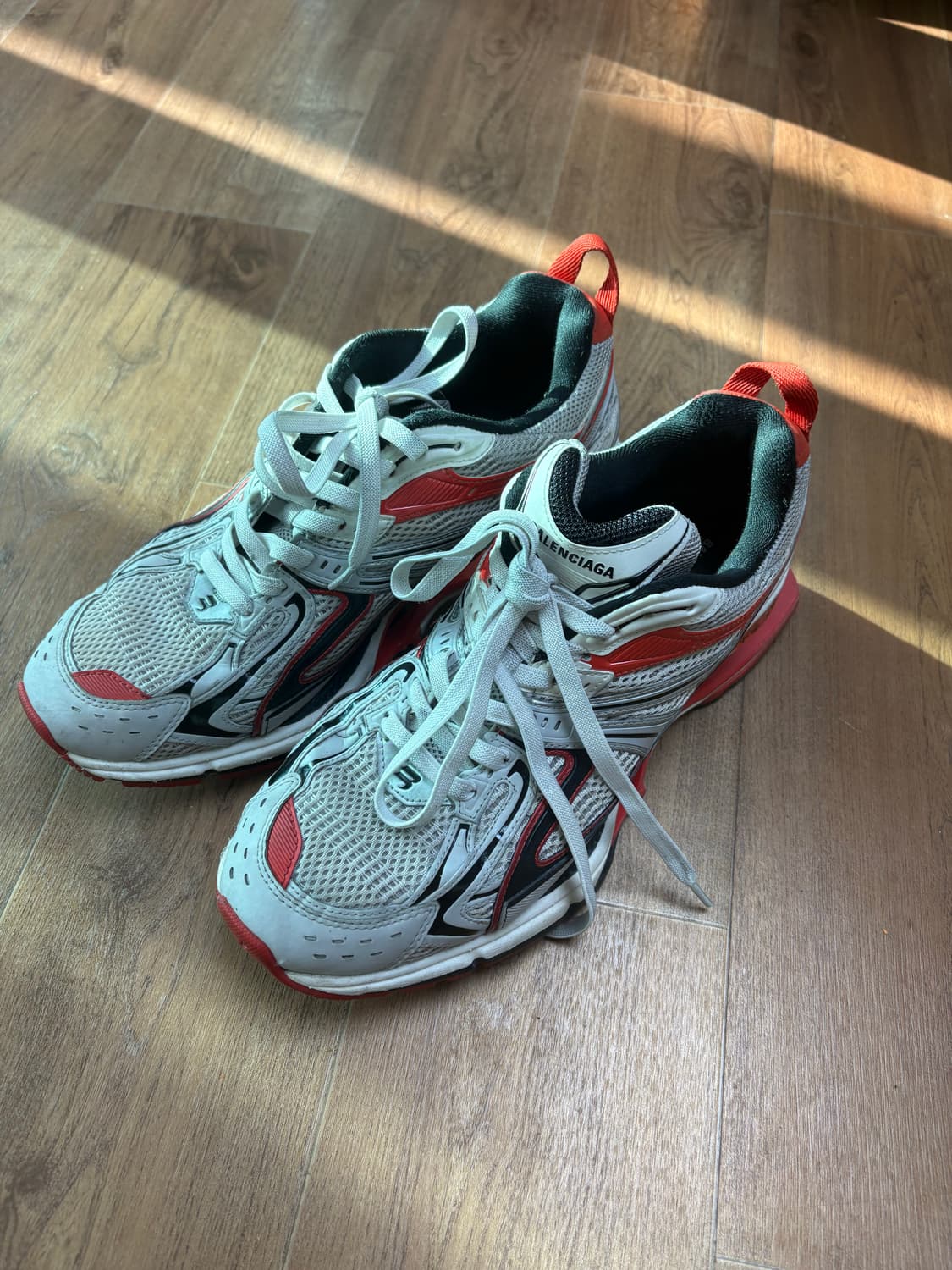 발렌시아가 엑스팬더 43 레드 상품이미지1