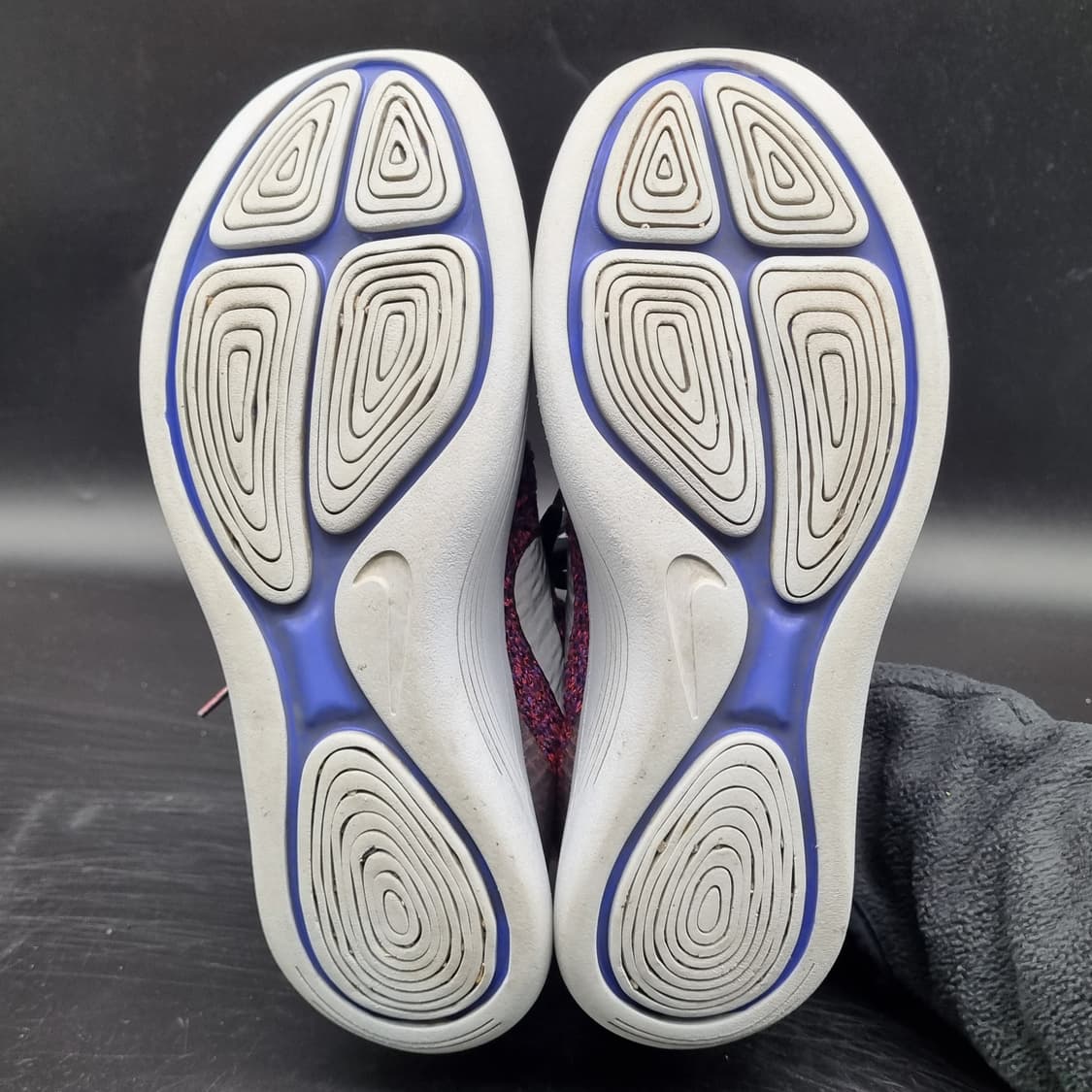 나이키 루나에픽 플라이니트 여성런닝화230 상품이미지3