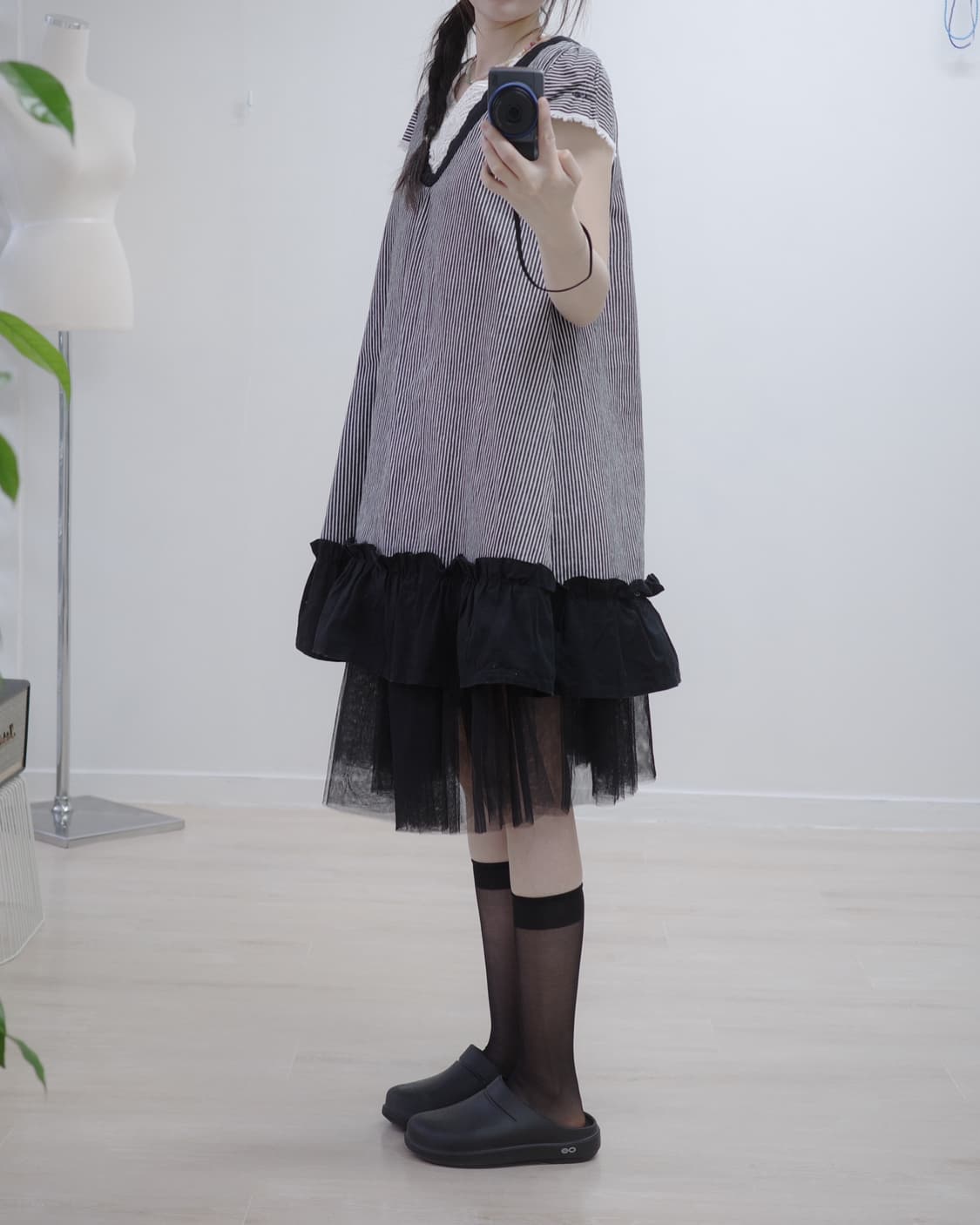 Stripped frill V-neck one-piece 상품이미지6