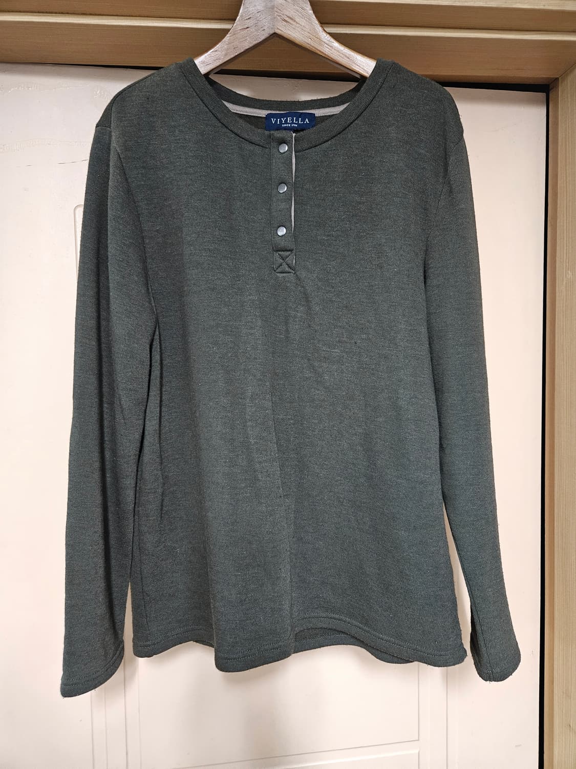 viyella 밀리터리 느낌 올리브 니트 상품이미지1