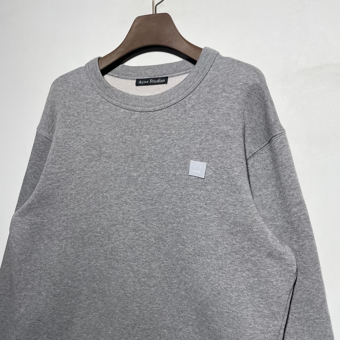 아크네스튜디오 맨투맨 상품이미지2