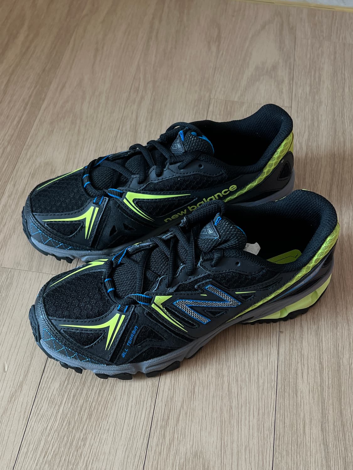 [240mm] [새제품] 어디든 튼튼하게! 뉴발란스 610 트레일 운동화 상품이미지5