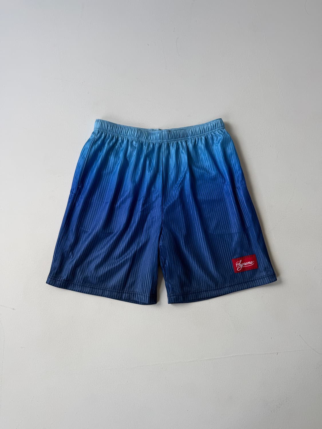 Supreme Gradient Mesh Short 상품이미지1