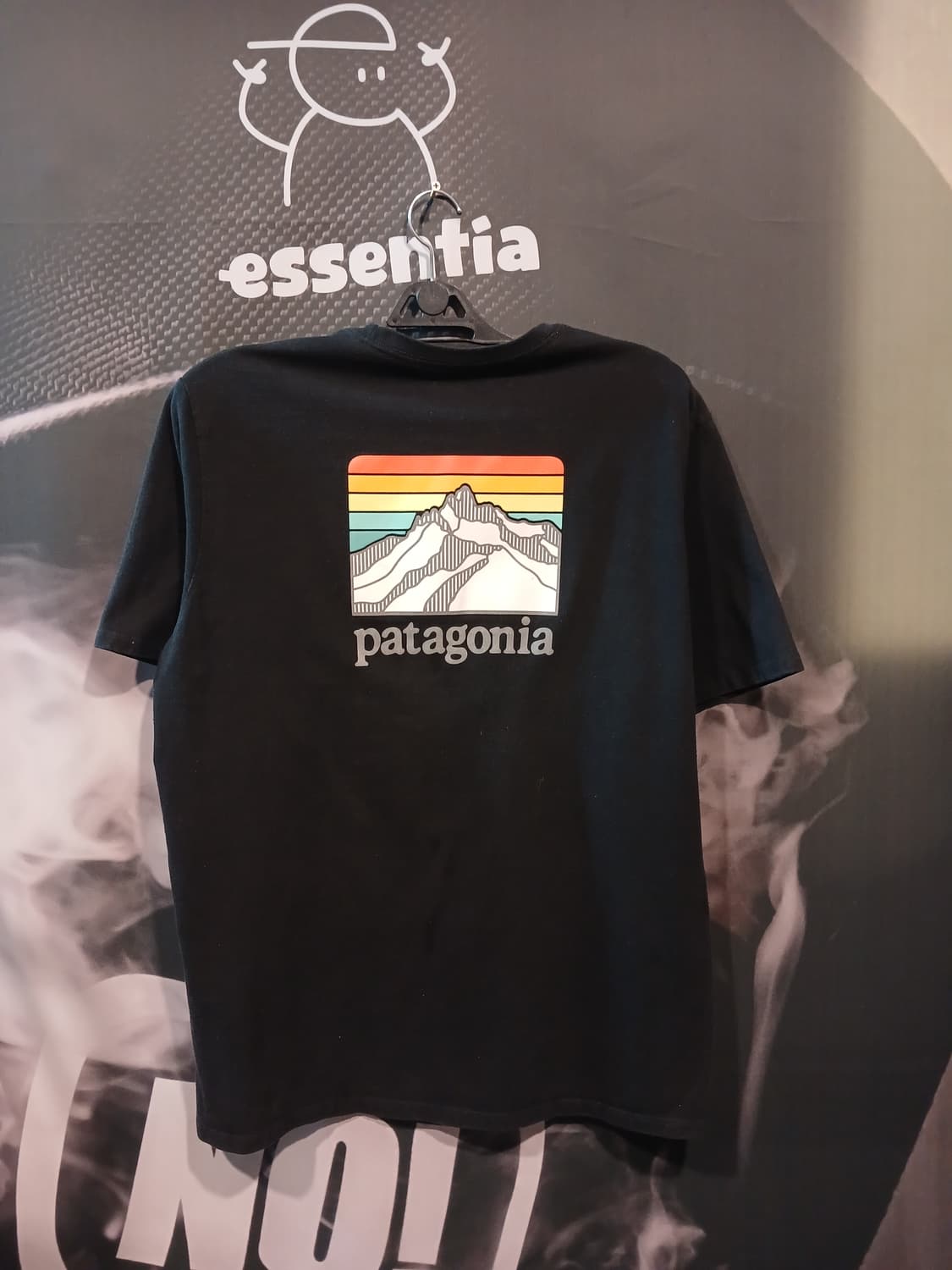 파타고니아 로고 릿피 포켓 반팔티 상품이미지3