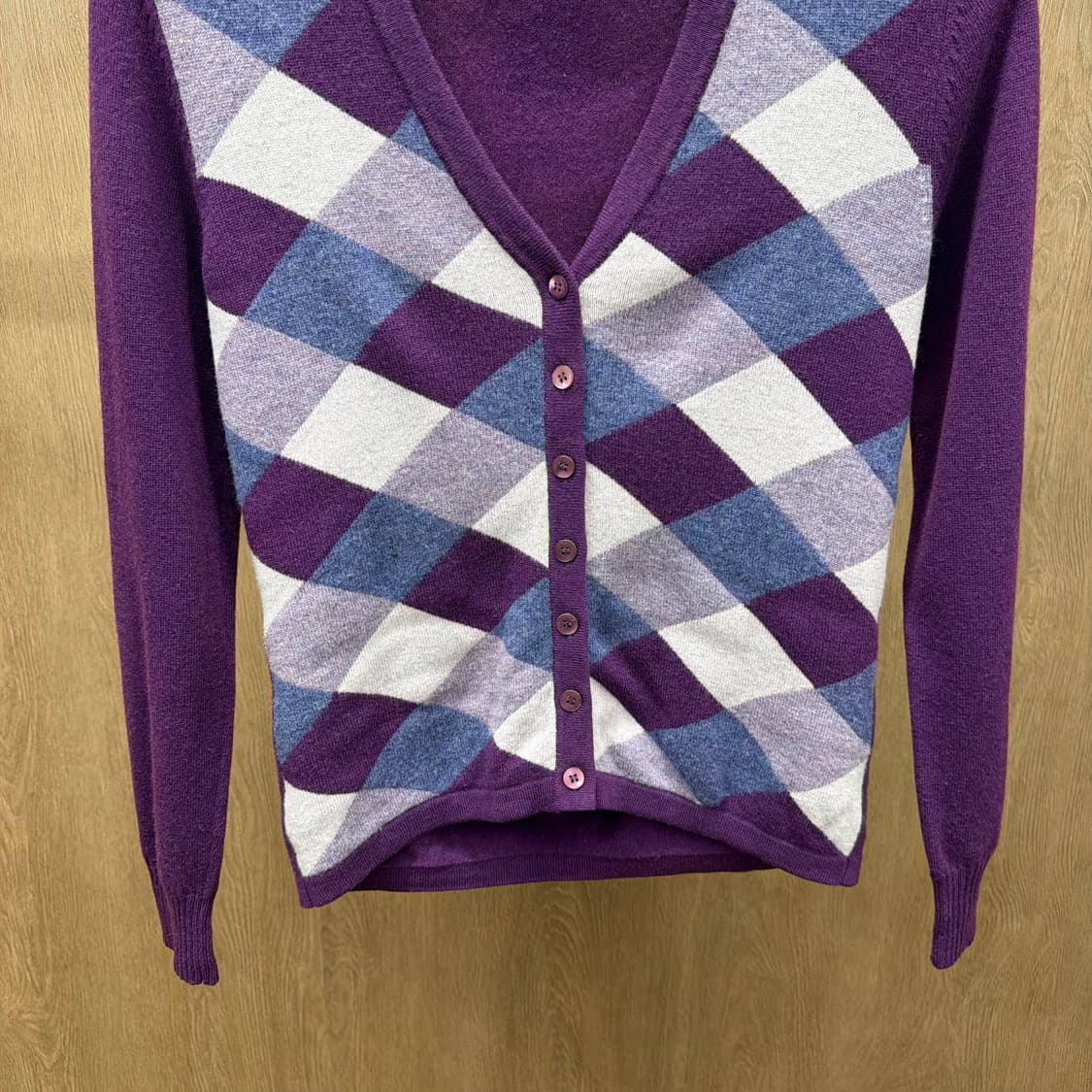 막스마라 위켄드 브이넥 니트 가디건 아가일 패턴 배색 디테일 퍼플 상품이미지5