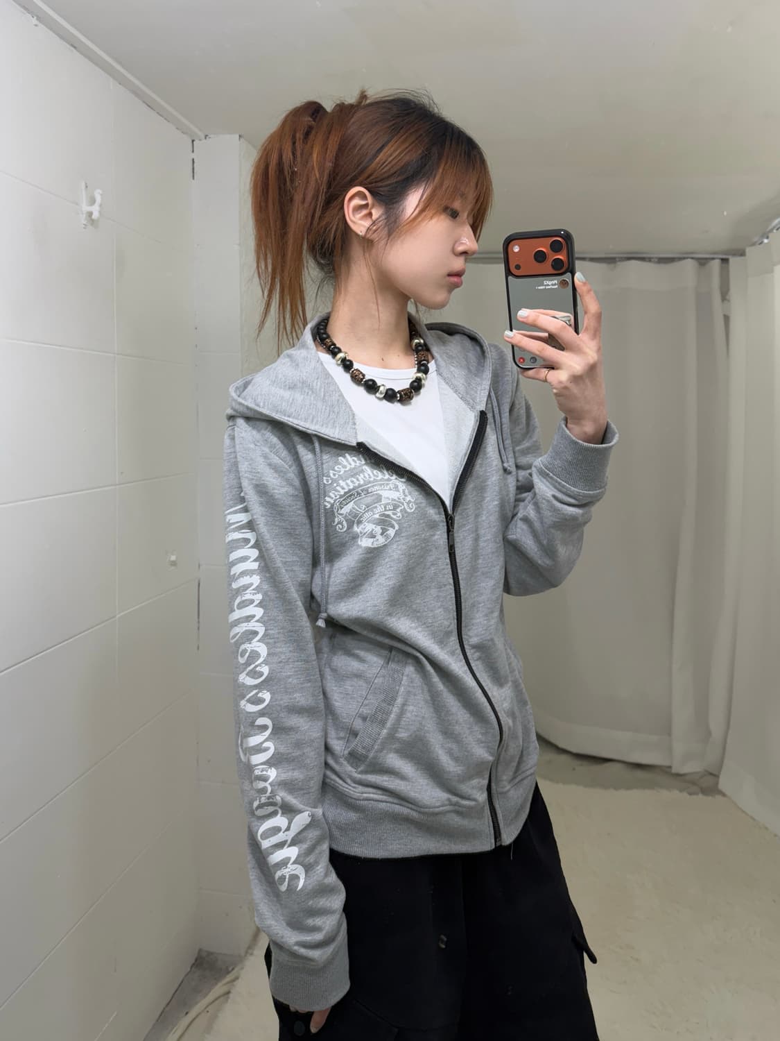 인더애틱 그레이 펑크 프린팅 후드집업 상품이미지2