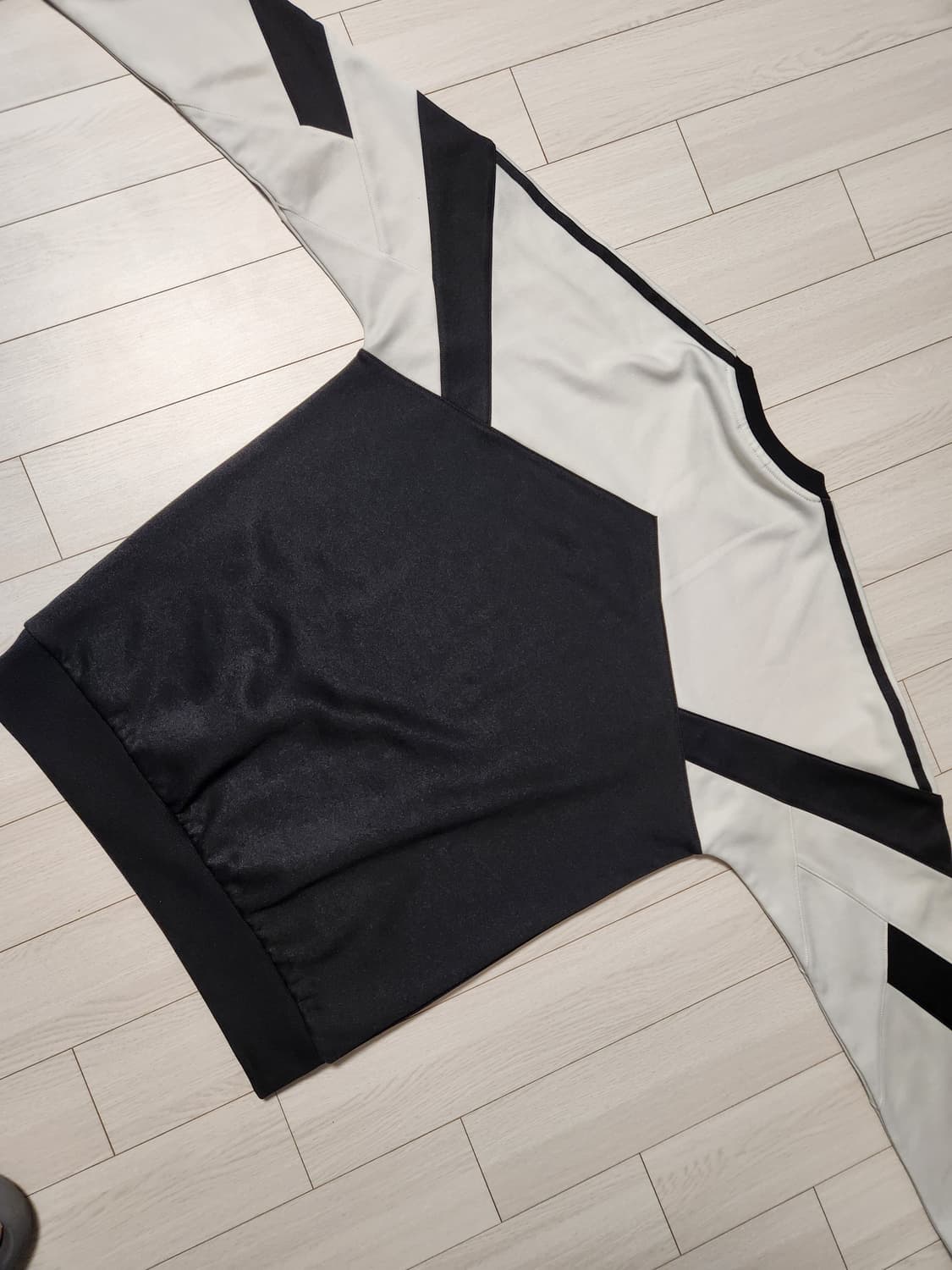 아디다스 팔머스톤 크루 맨투맨 남녀공용 사이즈100(L)

사용감 거의  상품이미지6