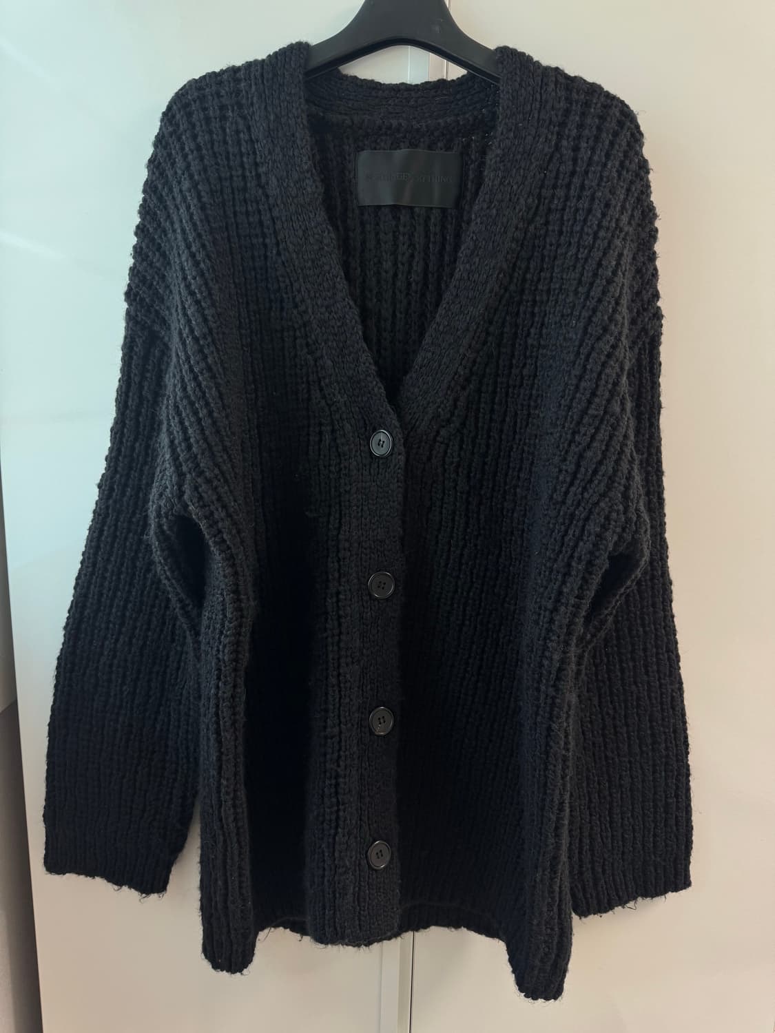낫띵에브리띵 OVERSIZED CHUNKY KNIT CARDIGAN 상품이미지3
