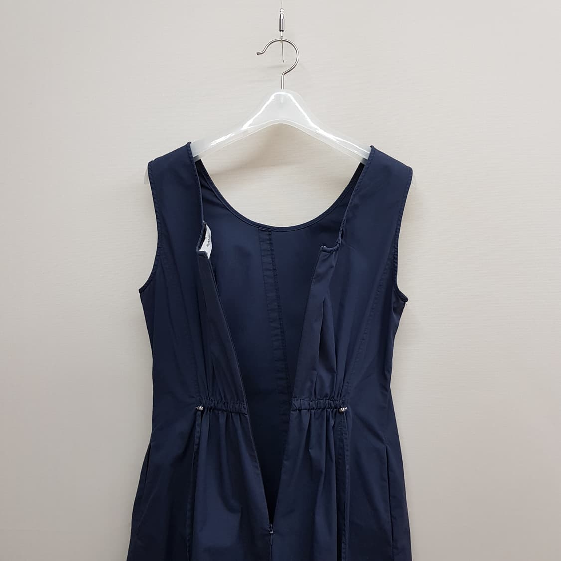 구호플러스 2025 슬리브리스 라인 원피스 1사이즈 상품이미지5