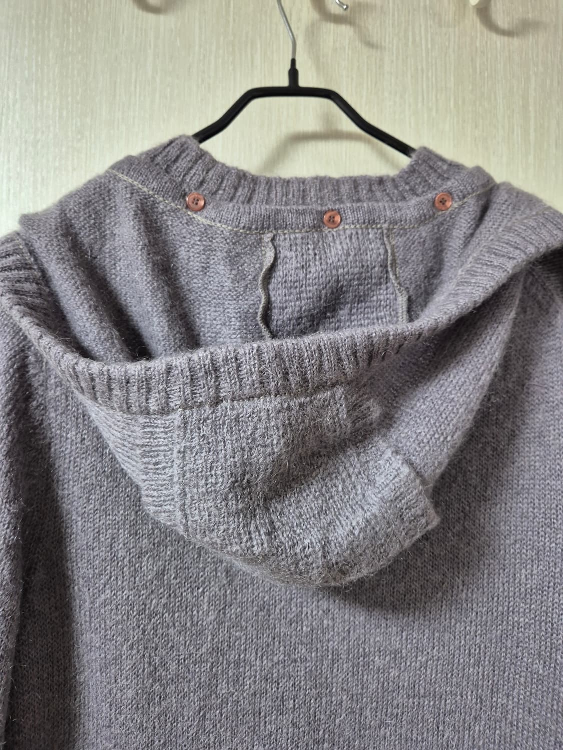 우영미 솔리드옴므 모헤어 니트 후드니트 브이넥  48 상품이미지4