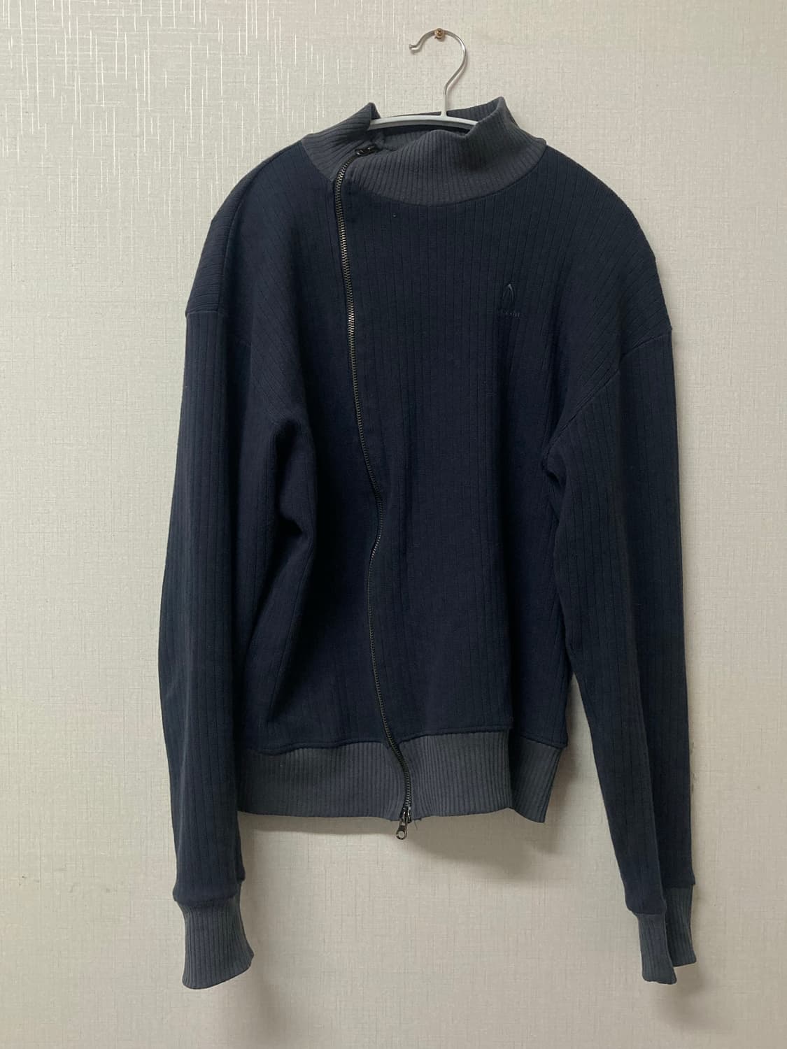 아캄 Side Neck Zip-Up (Navy) 상품이미지3