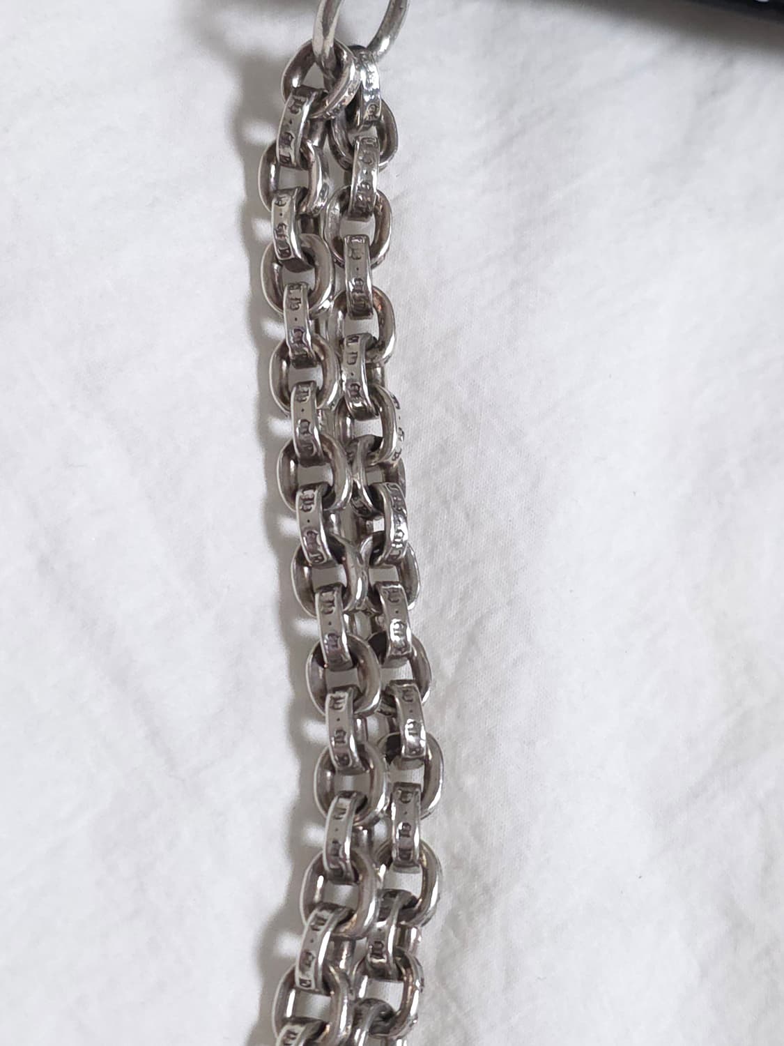 [OS] 크롬하츠 피라미드 스터드 레더 지갑 블랙 상품이미지10