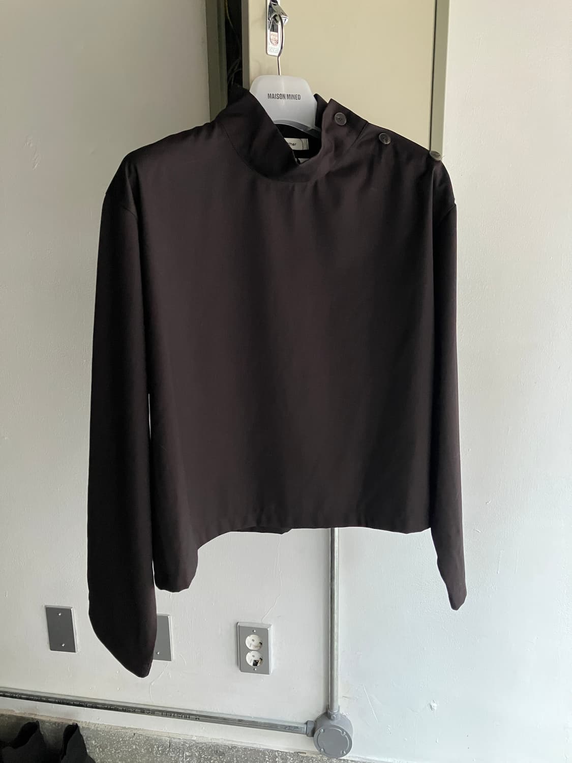 브라운 차이나카라 롱 슬리브 상품이미지1