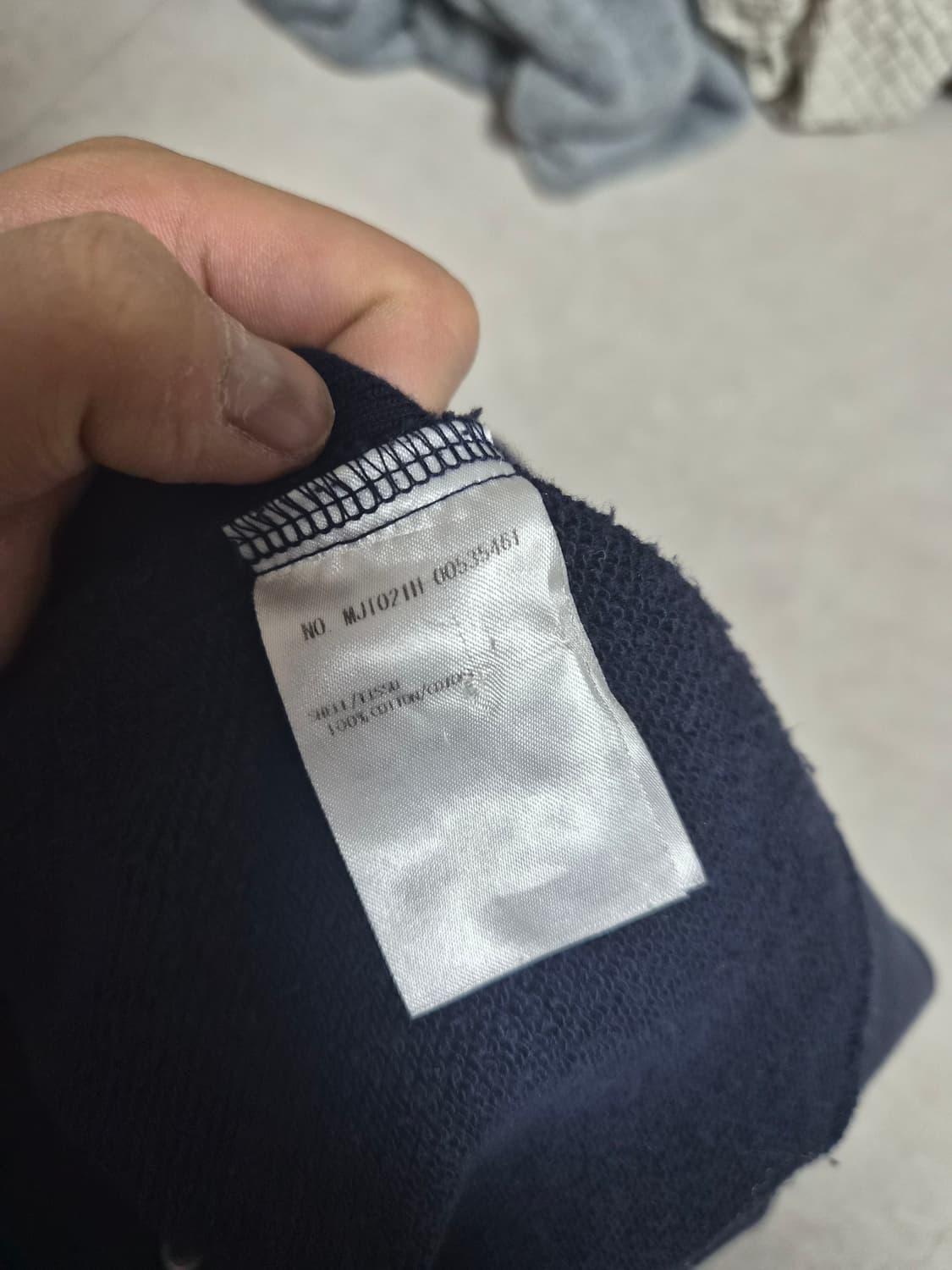 톰브라운 4선완장 맨투맨 상품이미지6