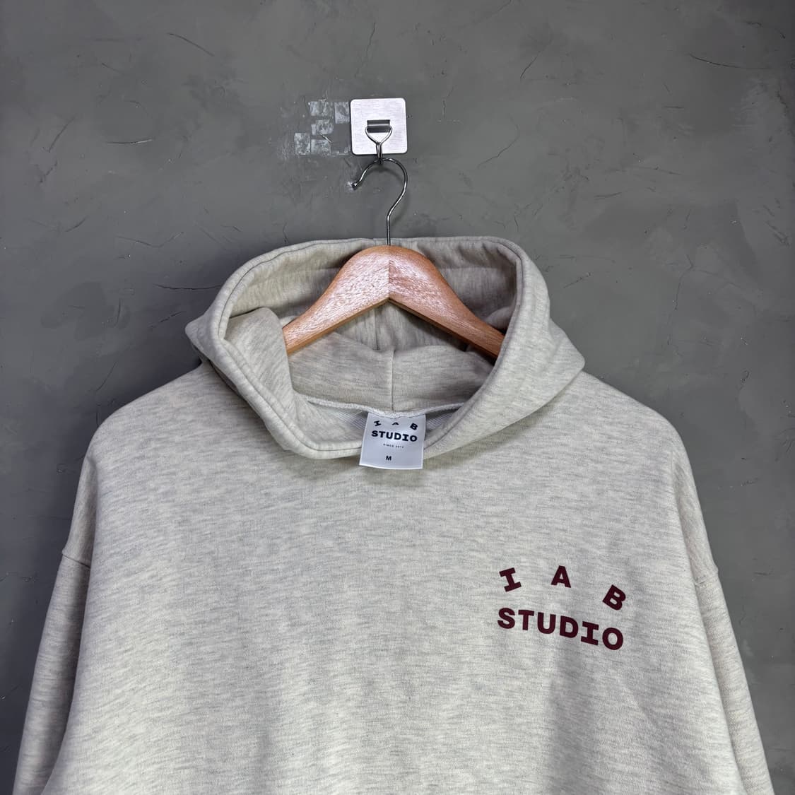 아이앱스튜디오 후드티 오트밀 버건디 상품이미지2