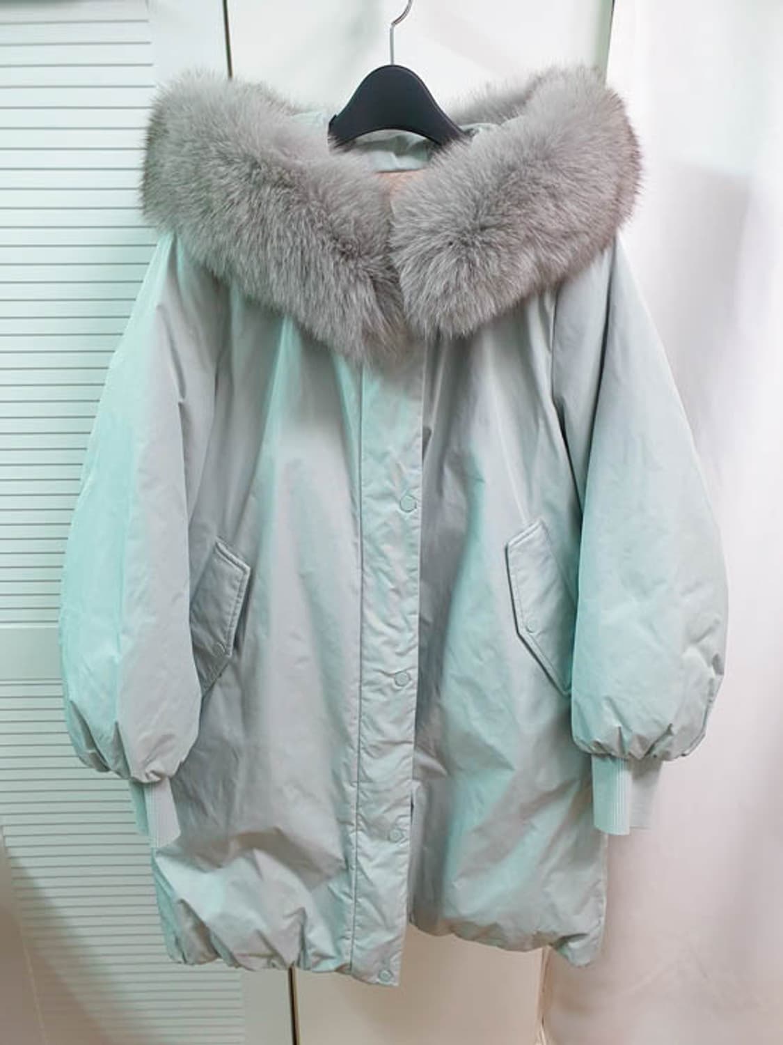 빈폴 레이디스 라이트 그린 A라인 폭스퍼 소피 다운 패딩 상품이미지2