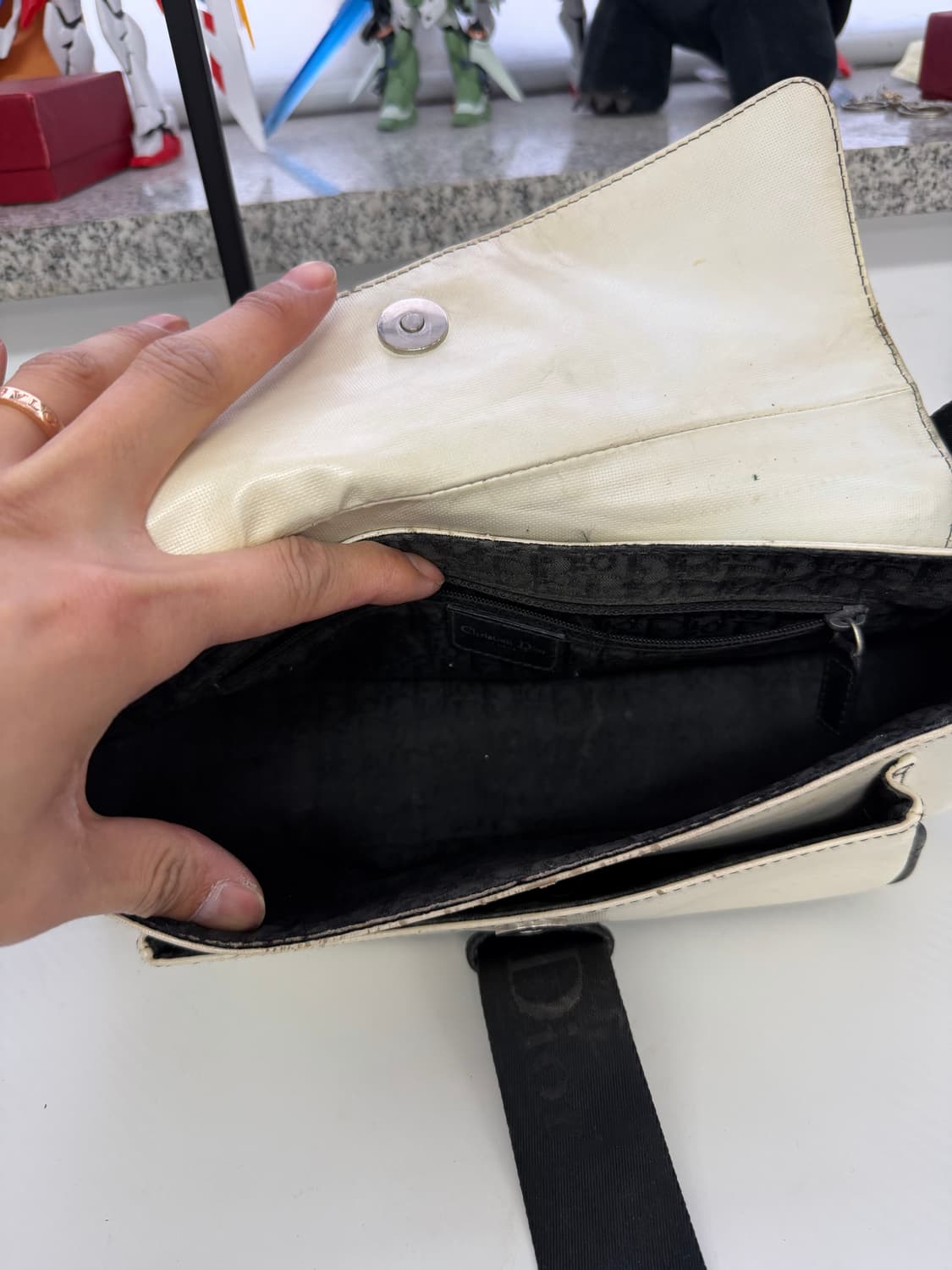 정품) 디올 화이트 캔버스 숄더백 체인 스트랩 상품이미지10