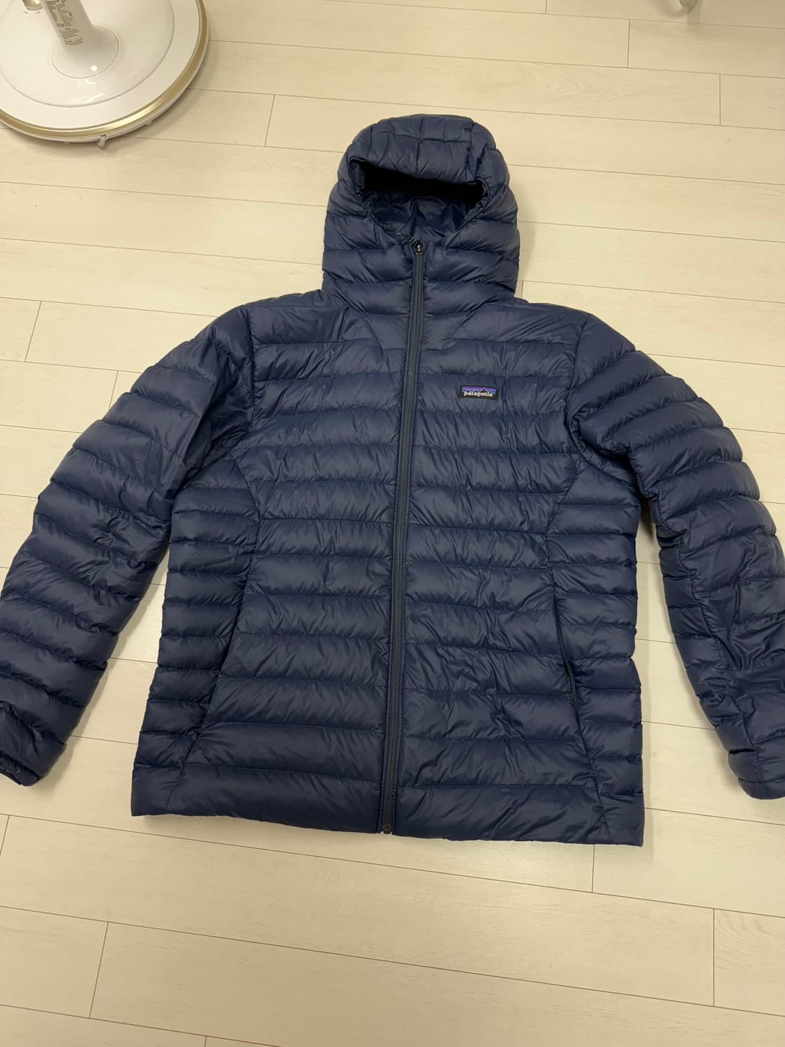 파타고니아 다운 스웨터 후디 네이비 패딩 L 사이즈 상품이미지1