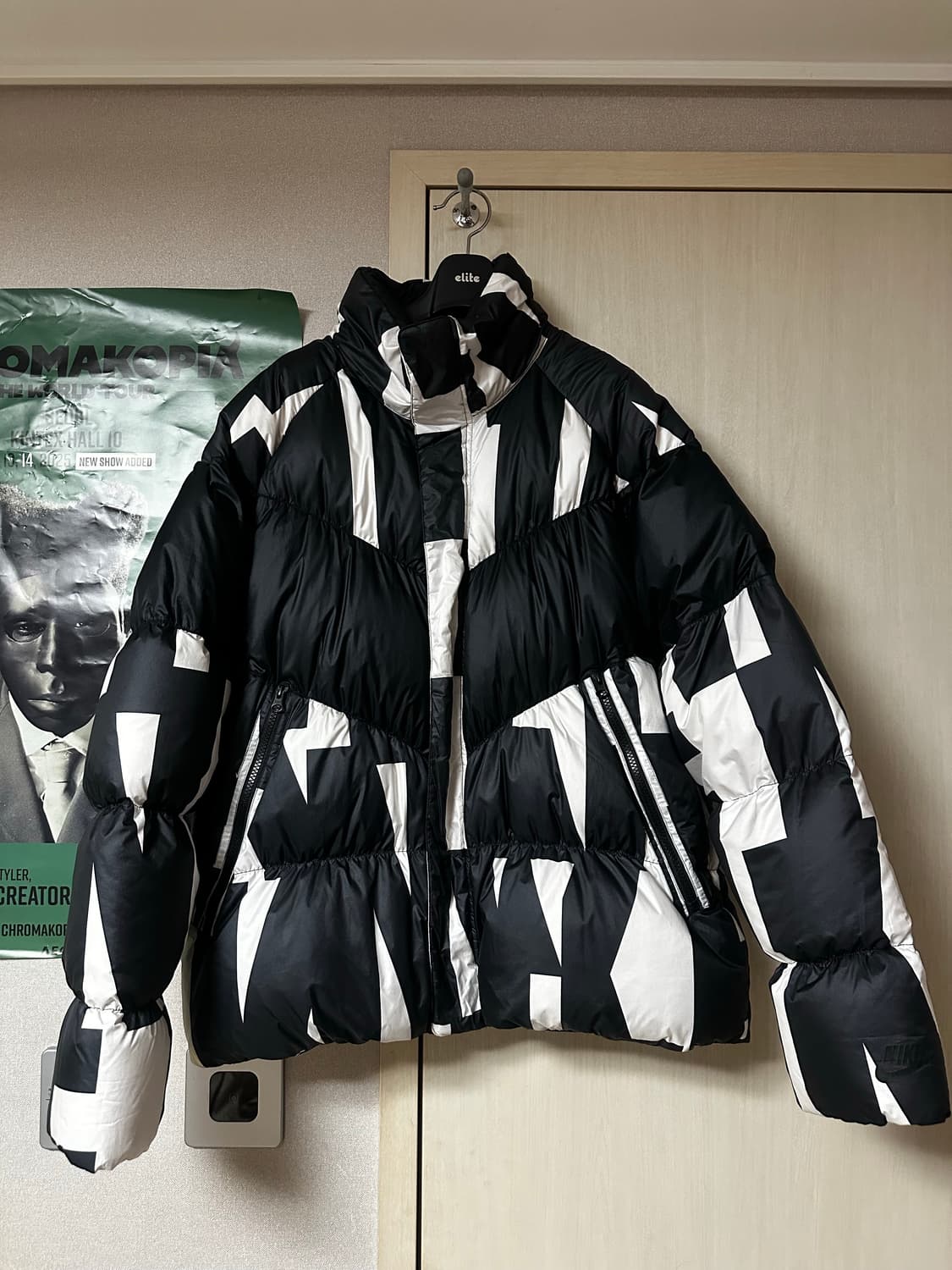 나이키 시즈널필 다운 패딩 상품이미지2